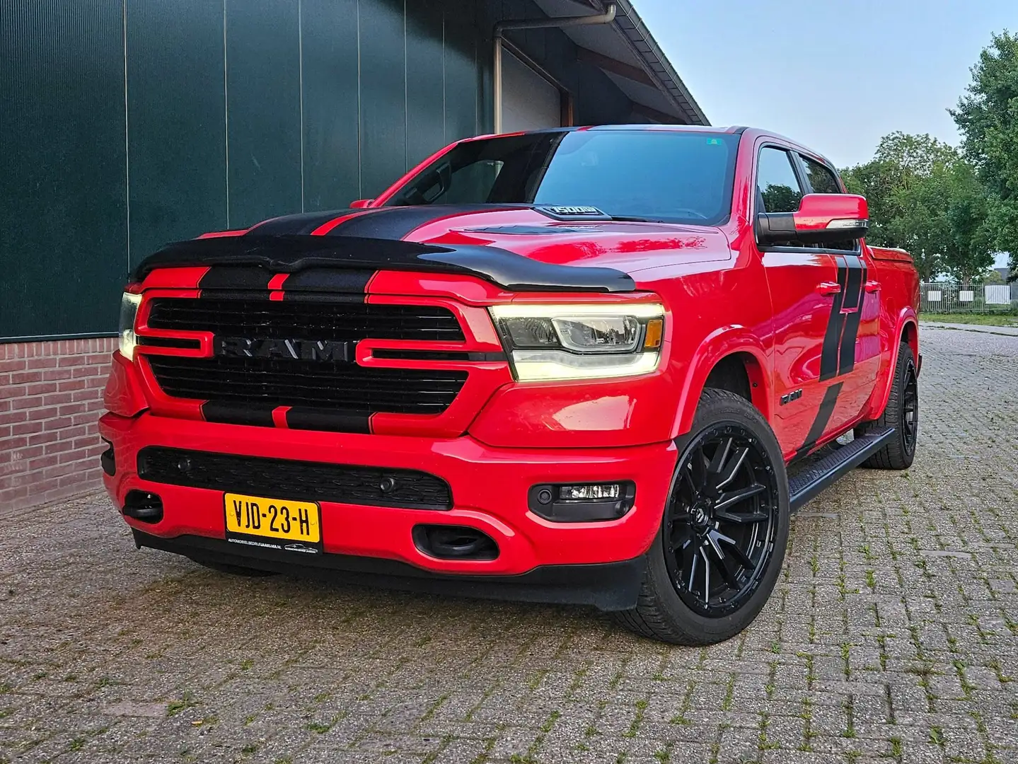 RAM 1500 1500 5.7 V8 4x4 Laramie sport Rouge - 1