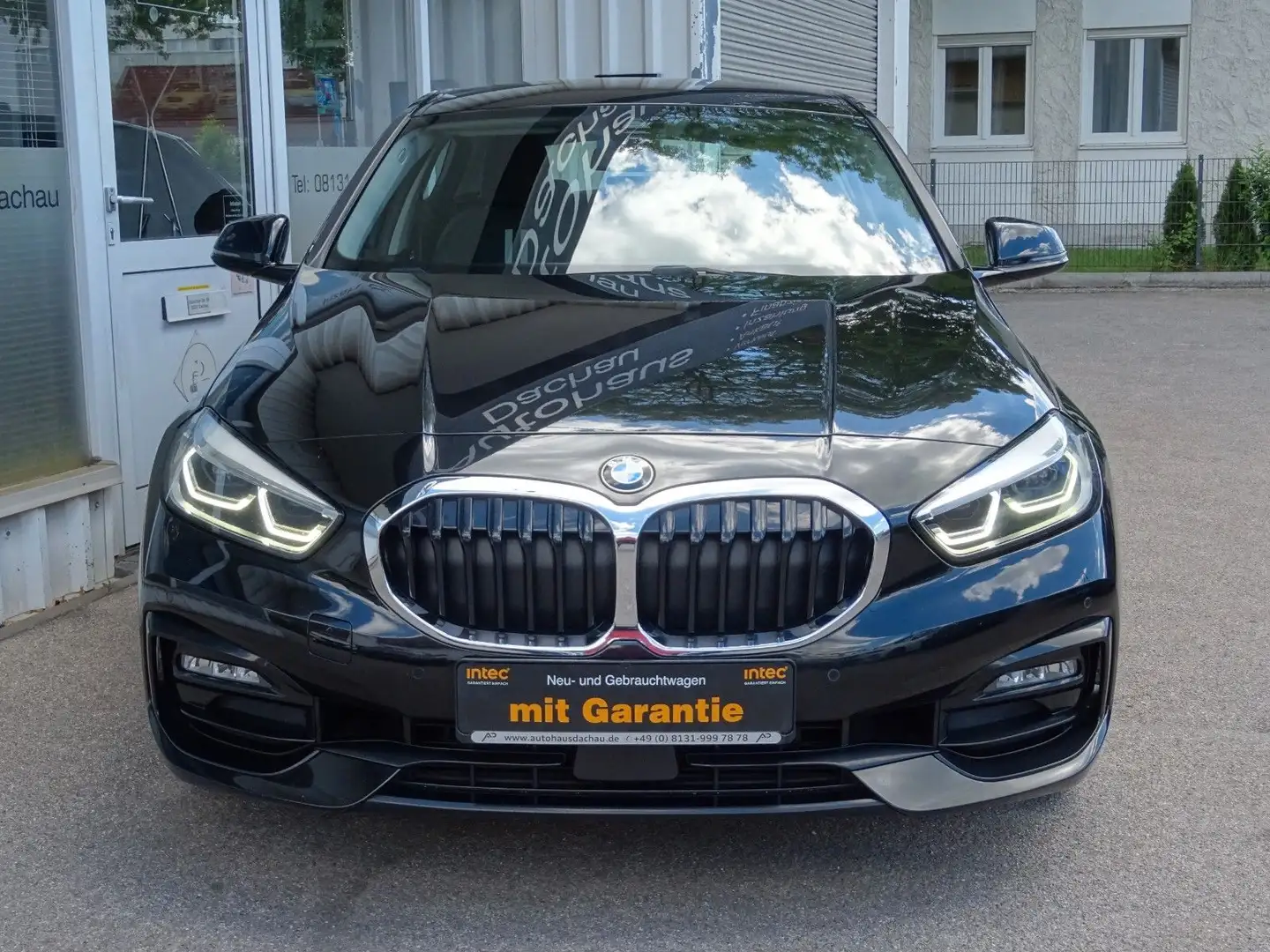 BMW 118 d Aut Sport Line F40 Navi Leder LED Wirl.Char Schwarz - 2