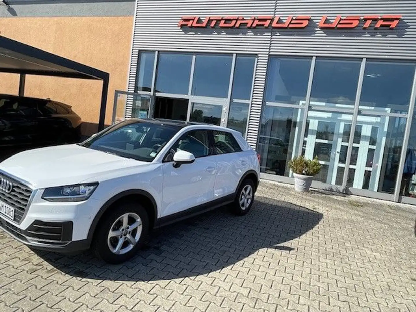 Audi Q2 Weiß - 1