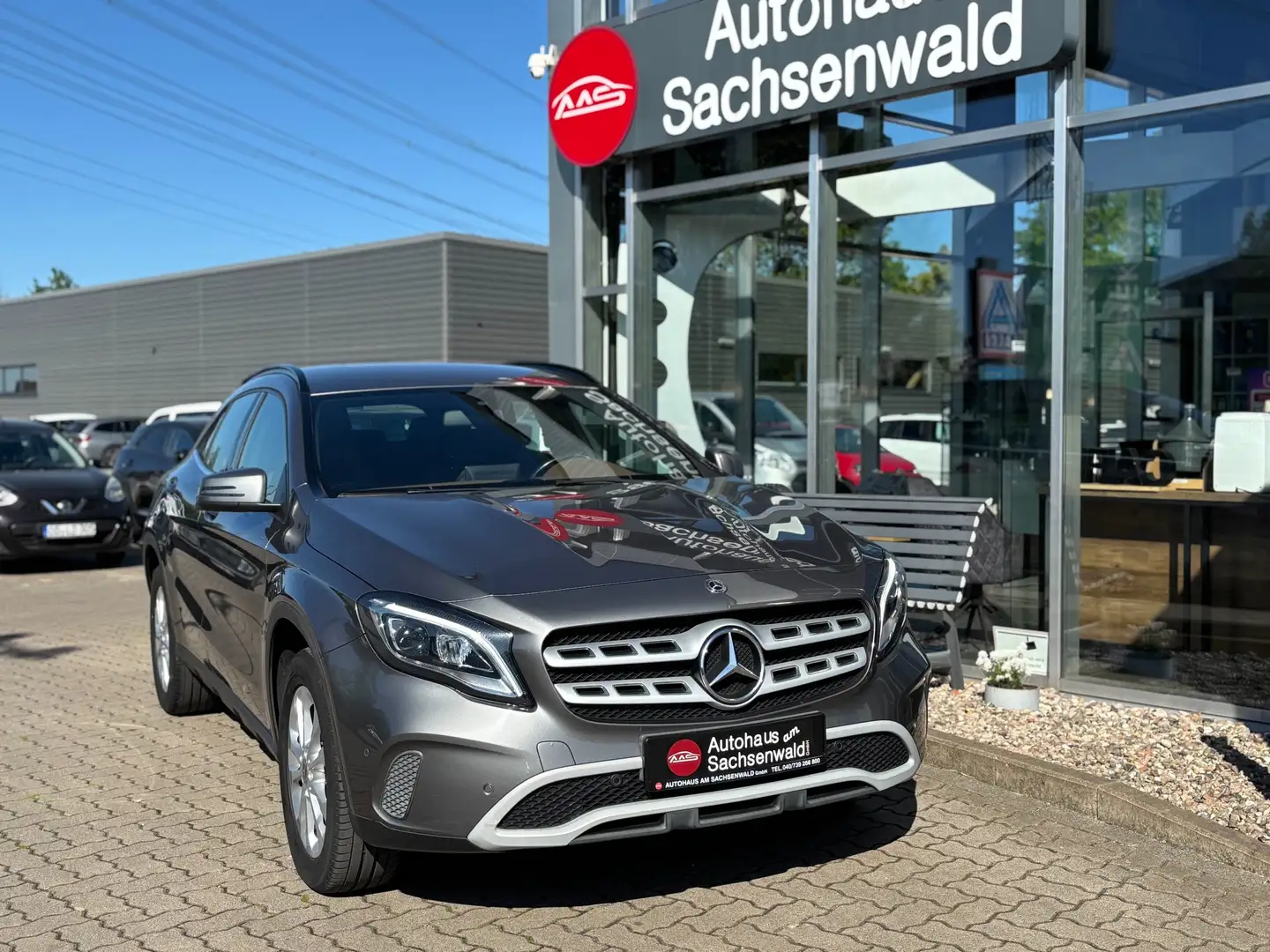 Mercedes-Benz GLA 180 Style (156.942) Grau - 1