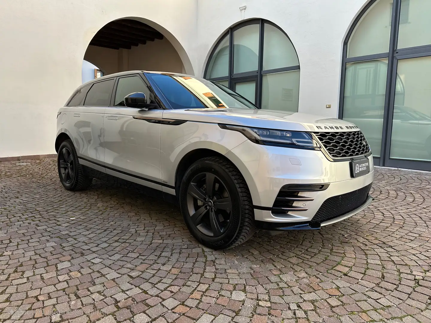 Land Rover Range Rover Velar Range Rover Velar 2.0d i4 SE 240cv auto my20 Grigio - 2