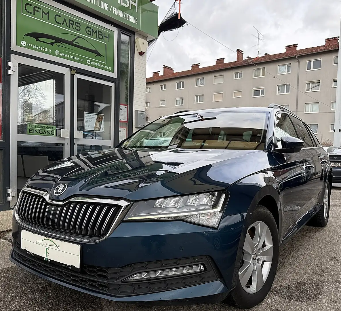 Skoda Superb Kombi 2,0 TDI Ambition DSG Blau - 1
