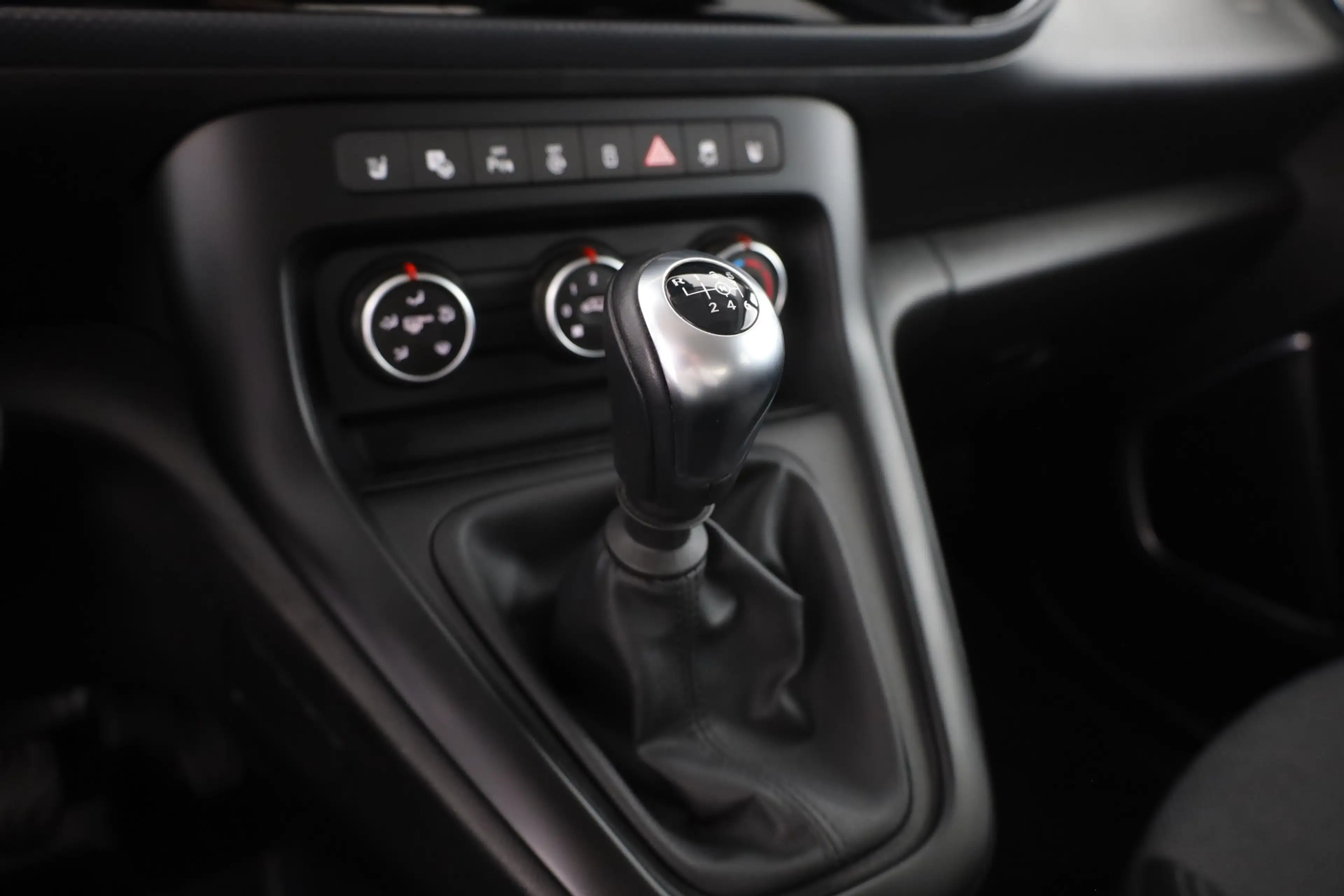 Mercedes-Benz Citan Tourer 113 Pro LED Navi Sitzheizung Kamera — photo 14