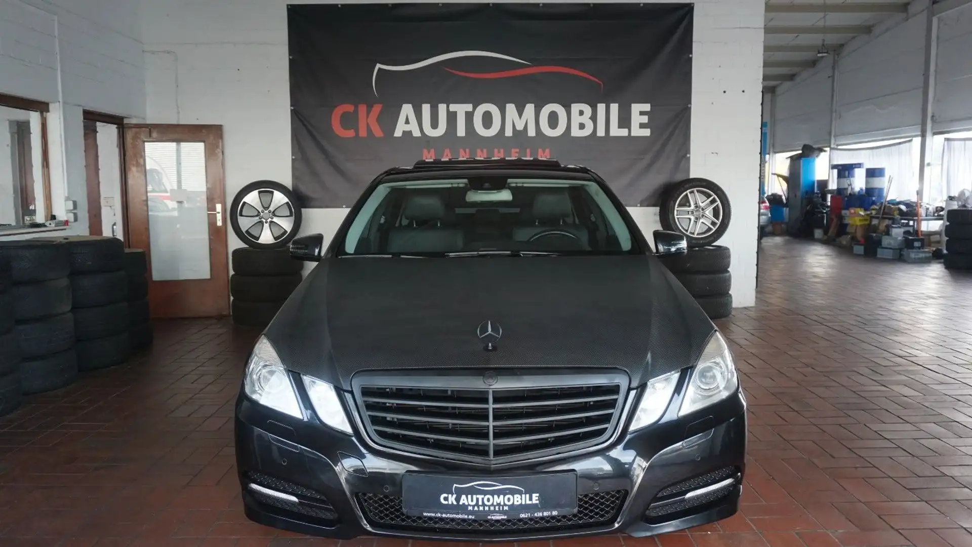 Mercedes-Benz E 300 CGI BlueEfficiency GSD*XENON*LUFT*TOTW!! Noir - 1
