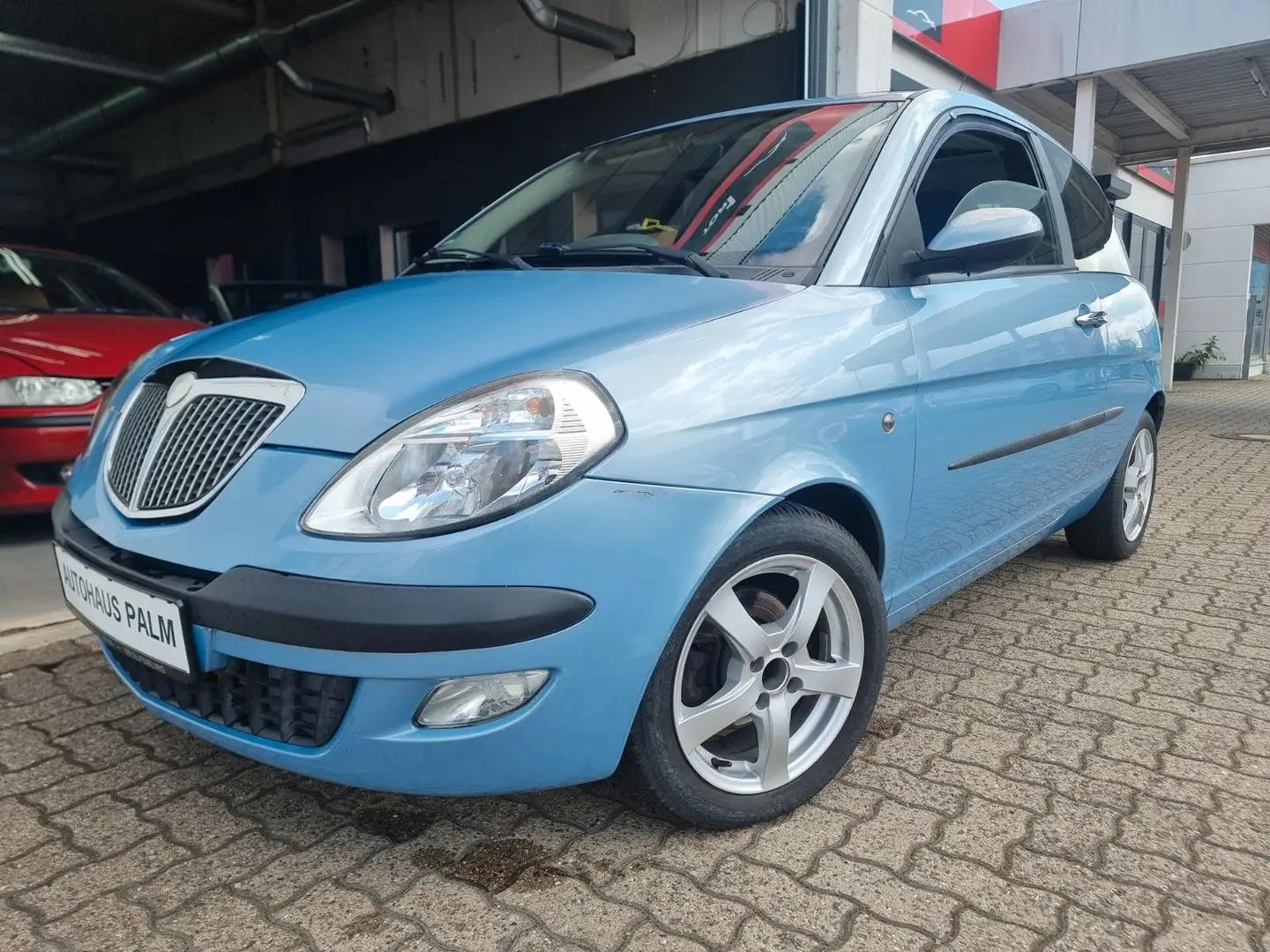 Lancia Ypsilon 1.2 16V Argento Panorama/Klima/Alcantara Blauw - 2