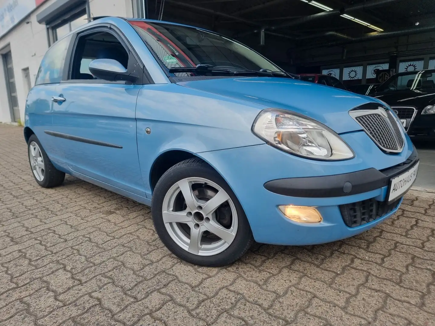 Lancia Ypsilon 1.2 16V Argento Panorama/Klima/Alcantara Blauw - 1