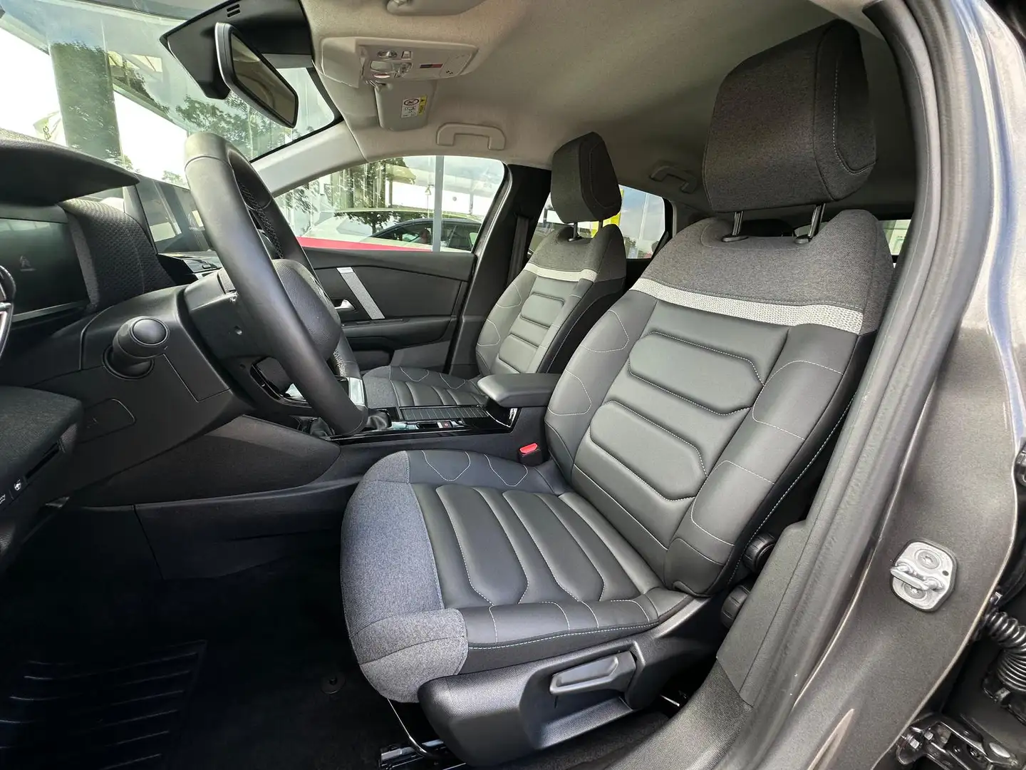 Citroen C4 Lim. Shine Grau - 2