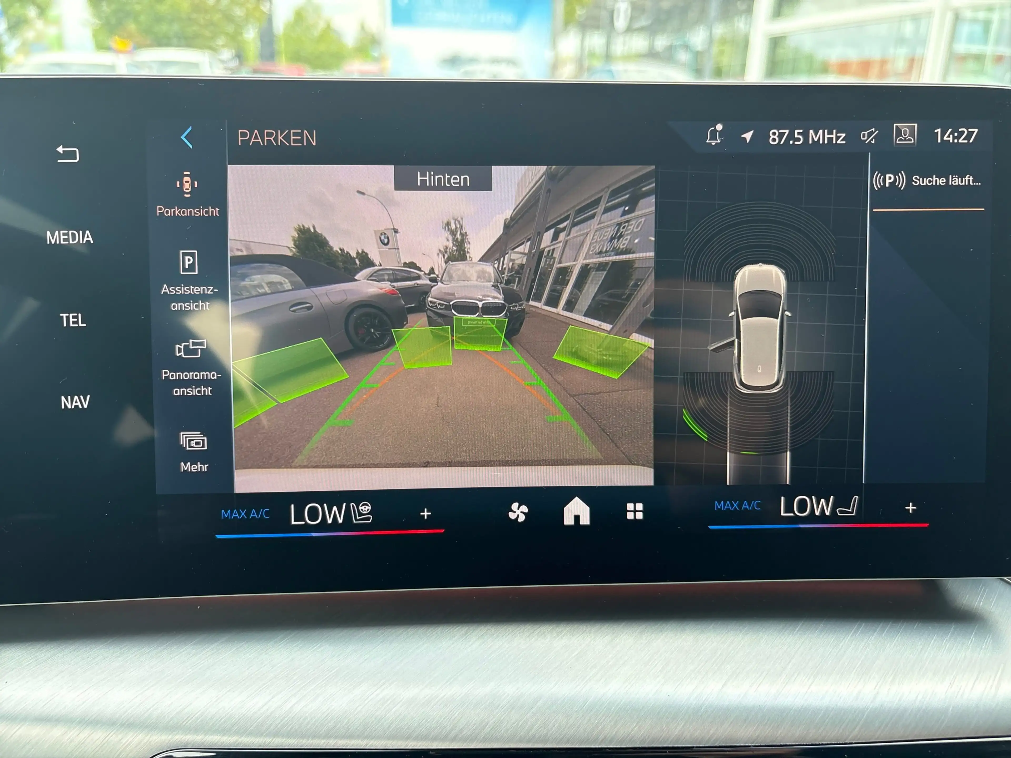 BMW 223 i xDrive Active Tourer — photo 13