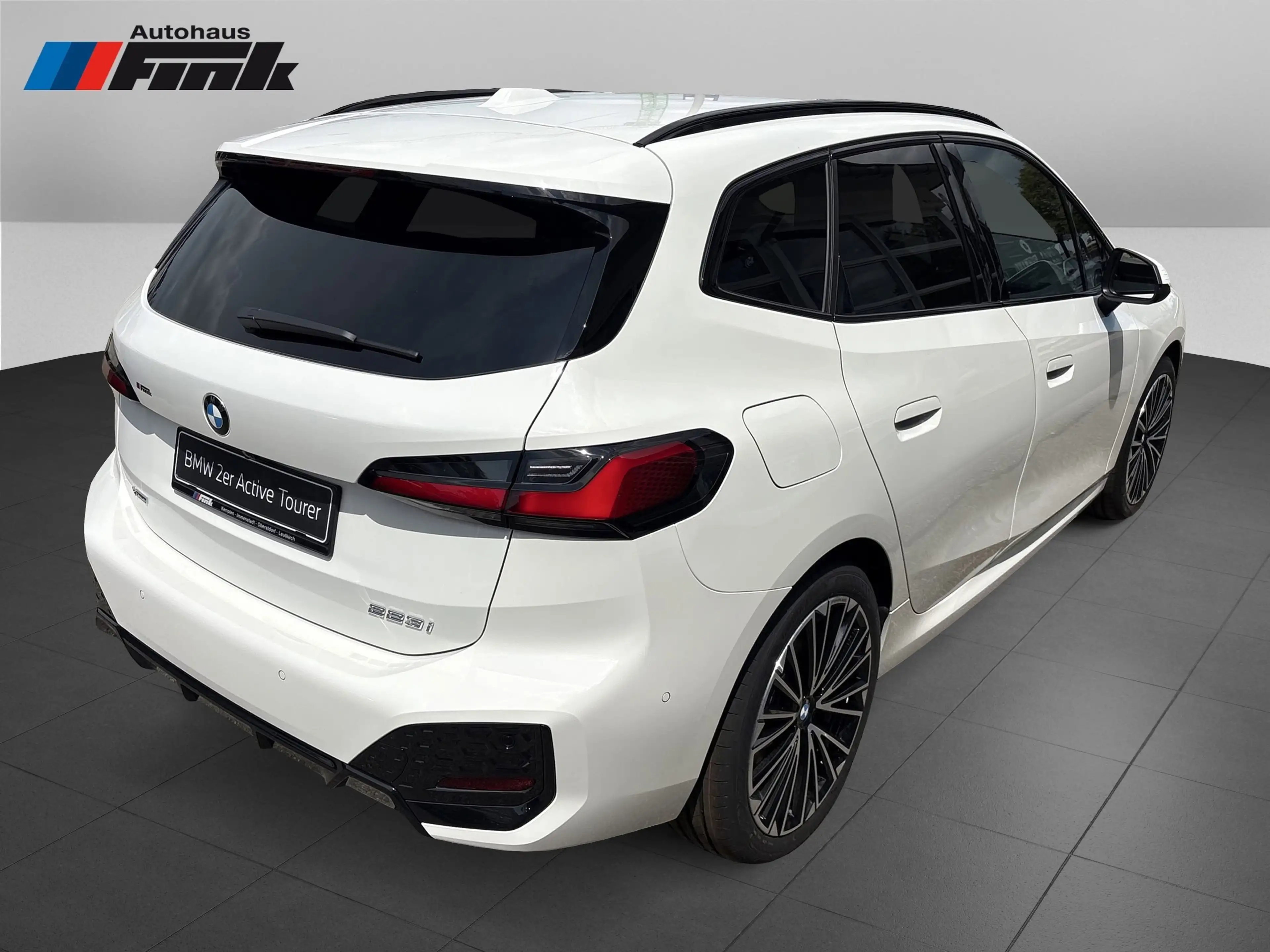 BMW 223 i xDrive Active Tourer — photo 6