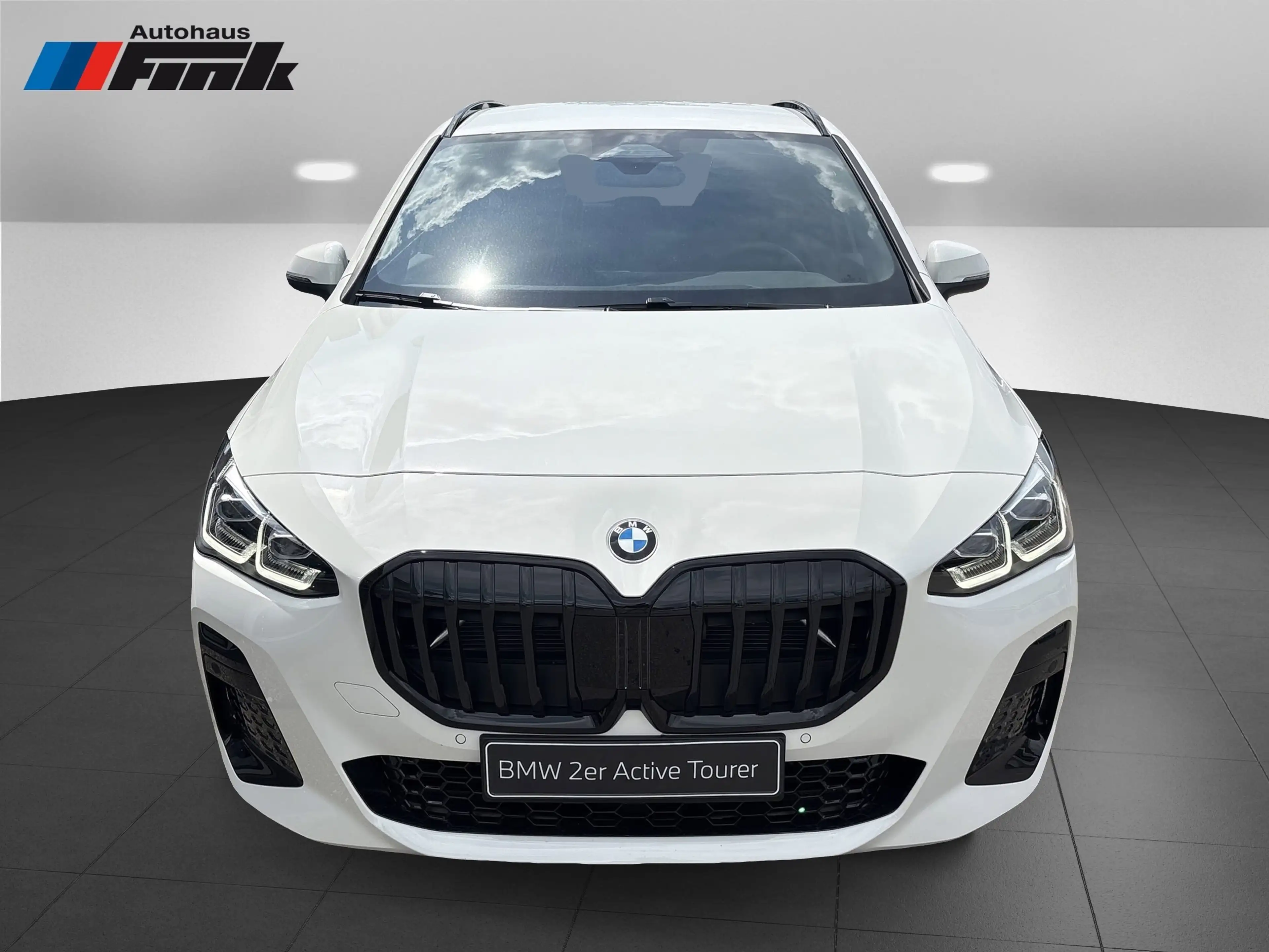 BMW 223 i xDrive Active Tourer — photo 2