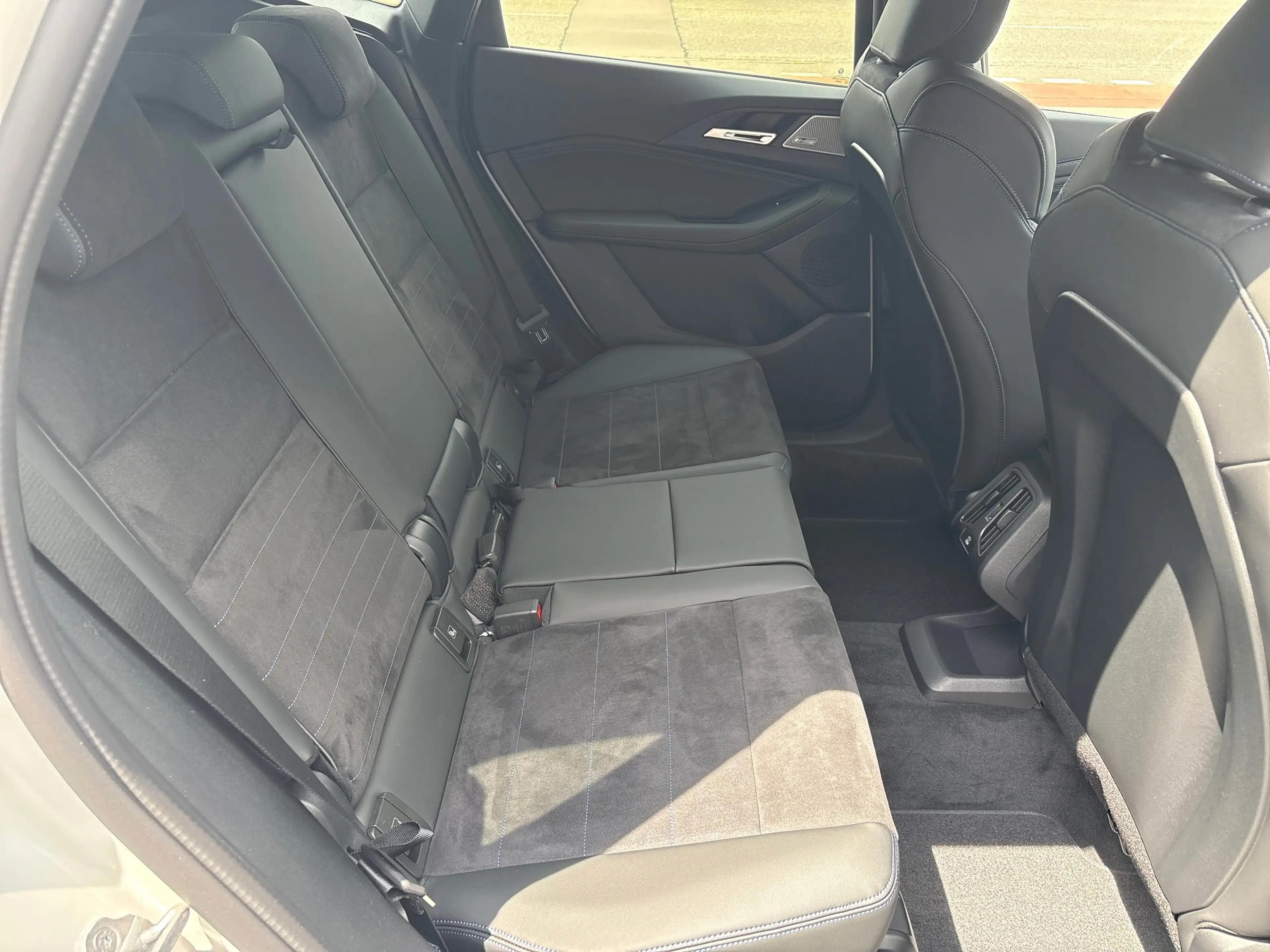 BMW 223 i xDrive Active Tourer — photo 8