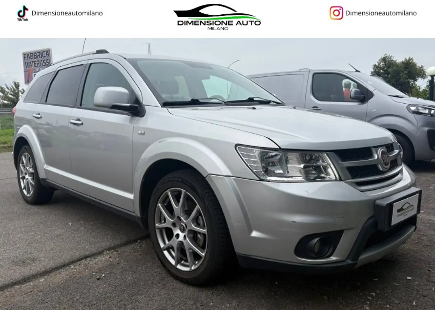 Fiat Freemont Freemont 2.0 mjt 16v Lounge 4x4 170cv auto Grijs - 1