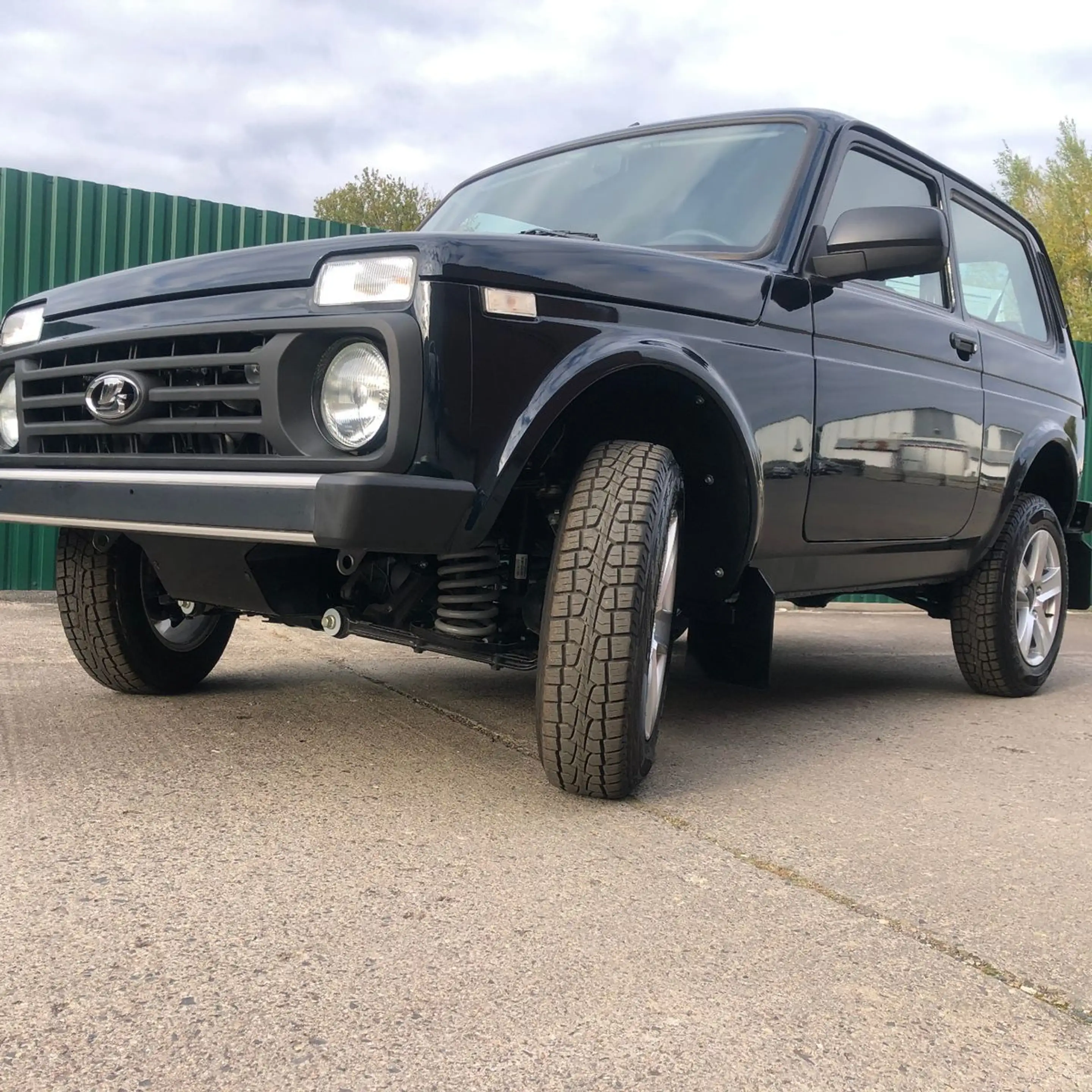 Lada Niva "PREMIUM PLUS" KLIMA! Sitzheiz.! el. Spieg!