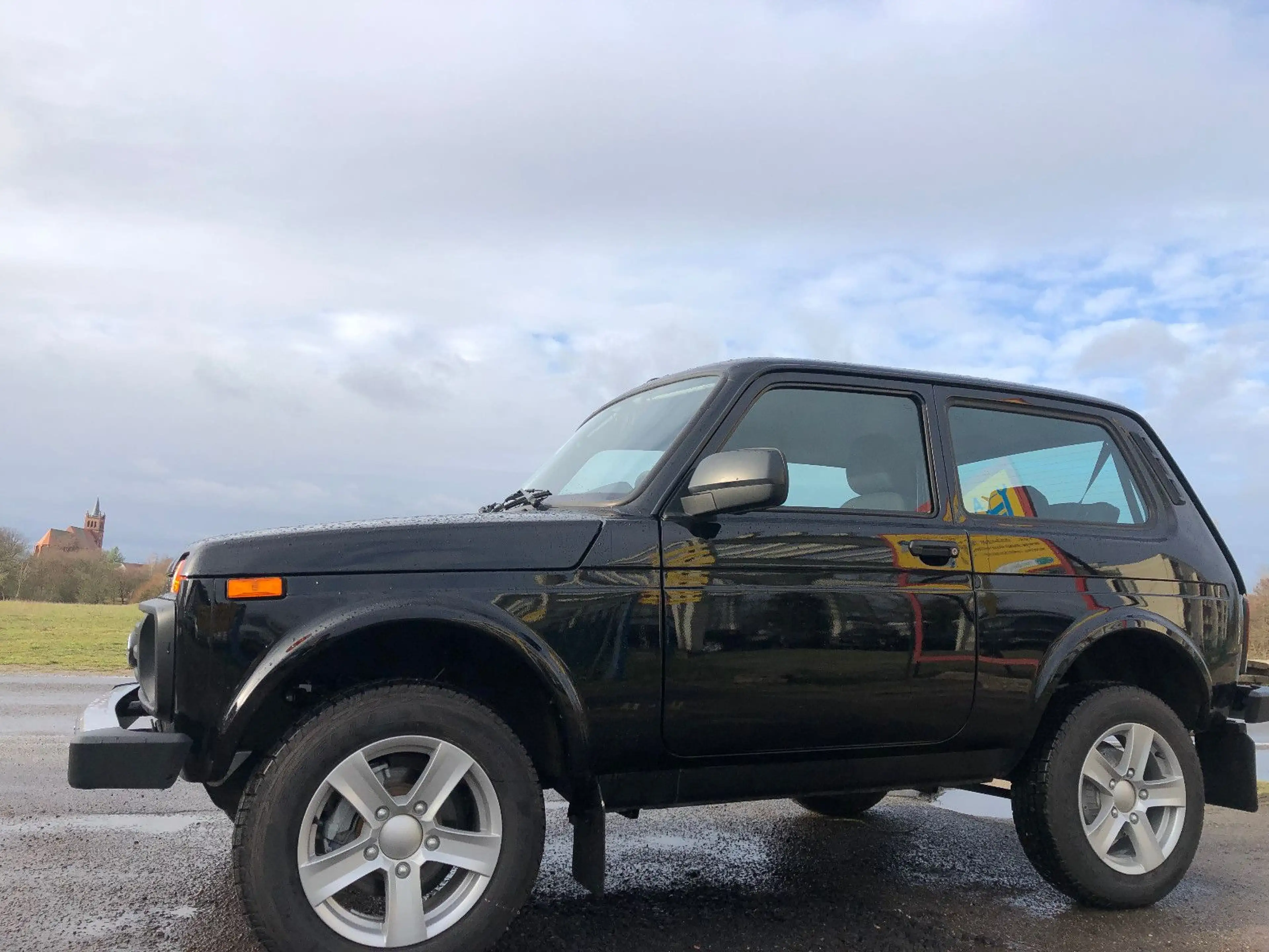Lada Niva "PREMIUM PLUS" KLIMA! Sitzheiz.! el. Spieg! — photo 7