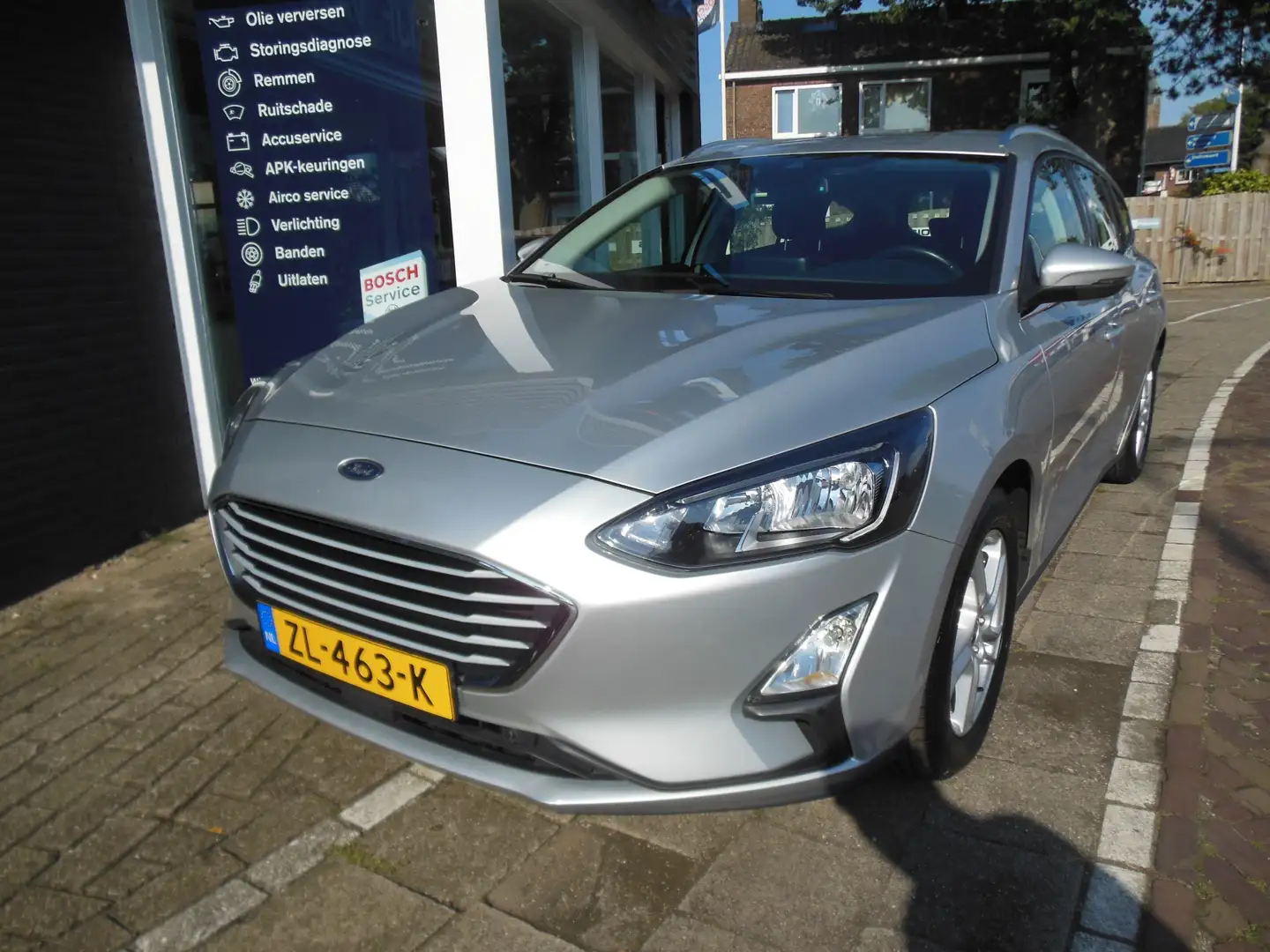 Ford Focus Wagon 1.0 EcoBoost Trend Edition Business 12 maand Grau - 1