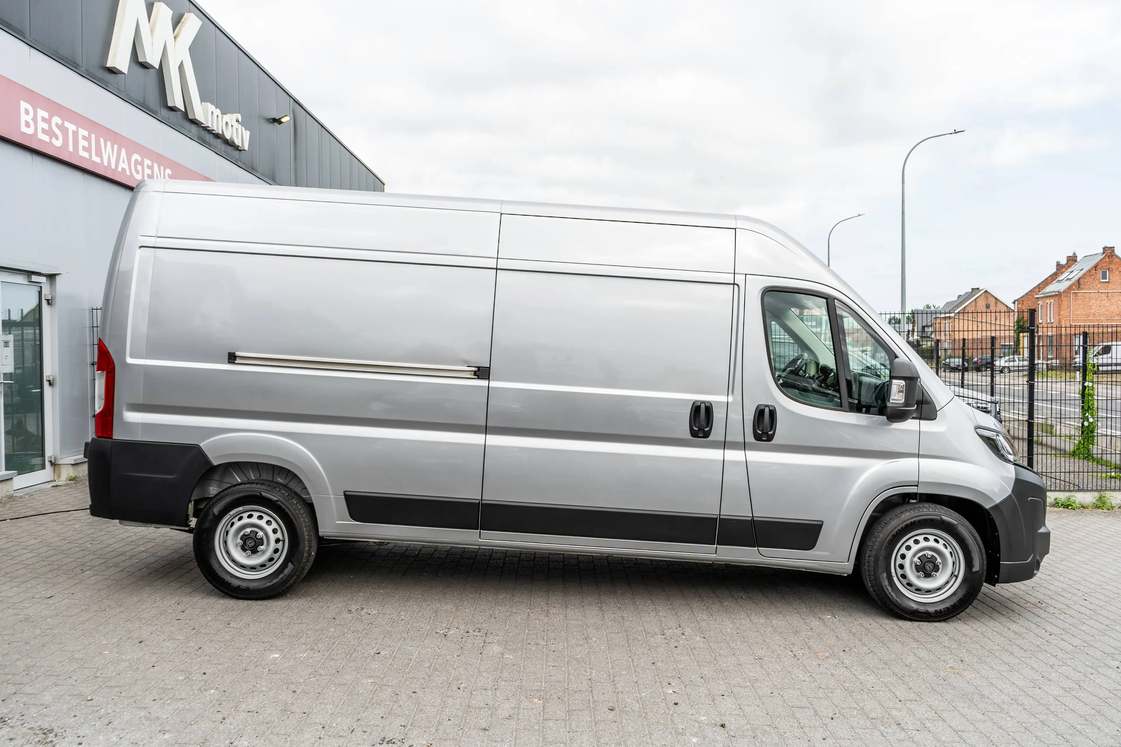 Peugeot Boxer 2.2 BlueHDi L3H2 - Automaat - Navigatie - 27.000 ex — photo 2