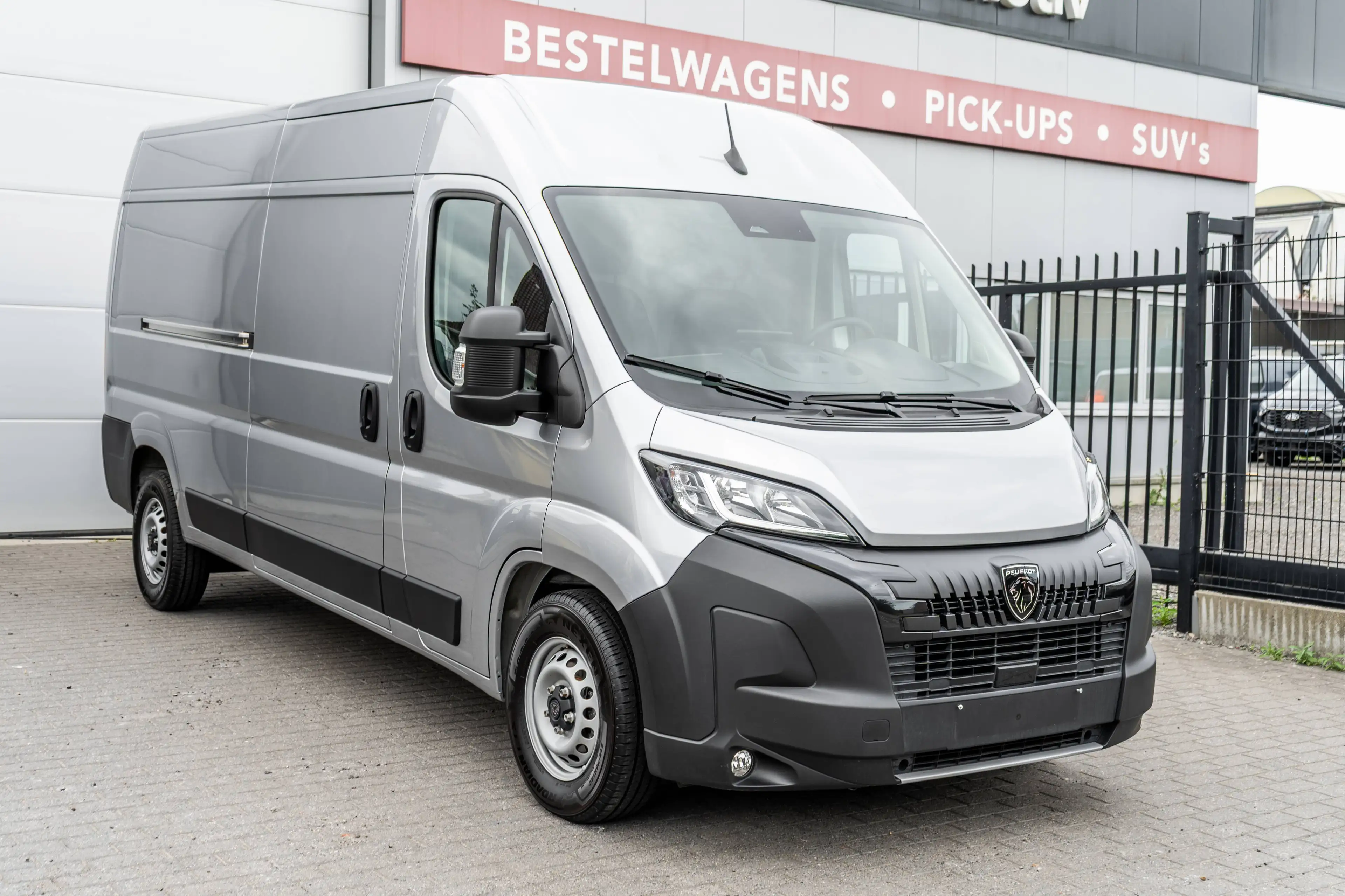 Peugeot Boxer 2.2 BlueHDi L3H2 - Automaat - Navigatie - 27.000 ex