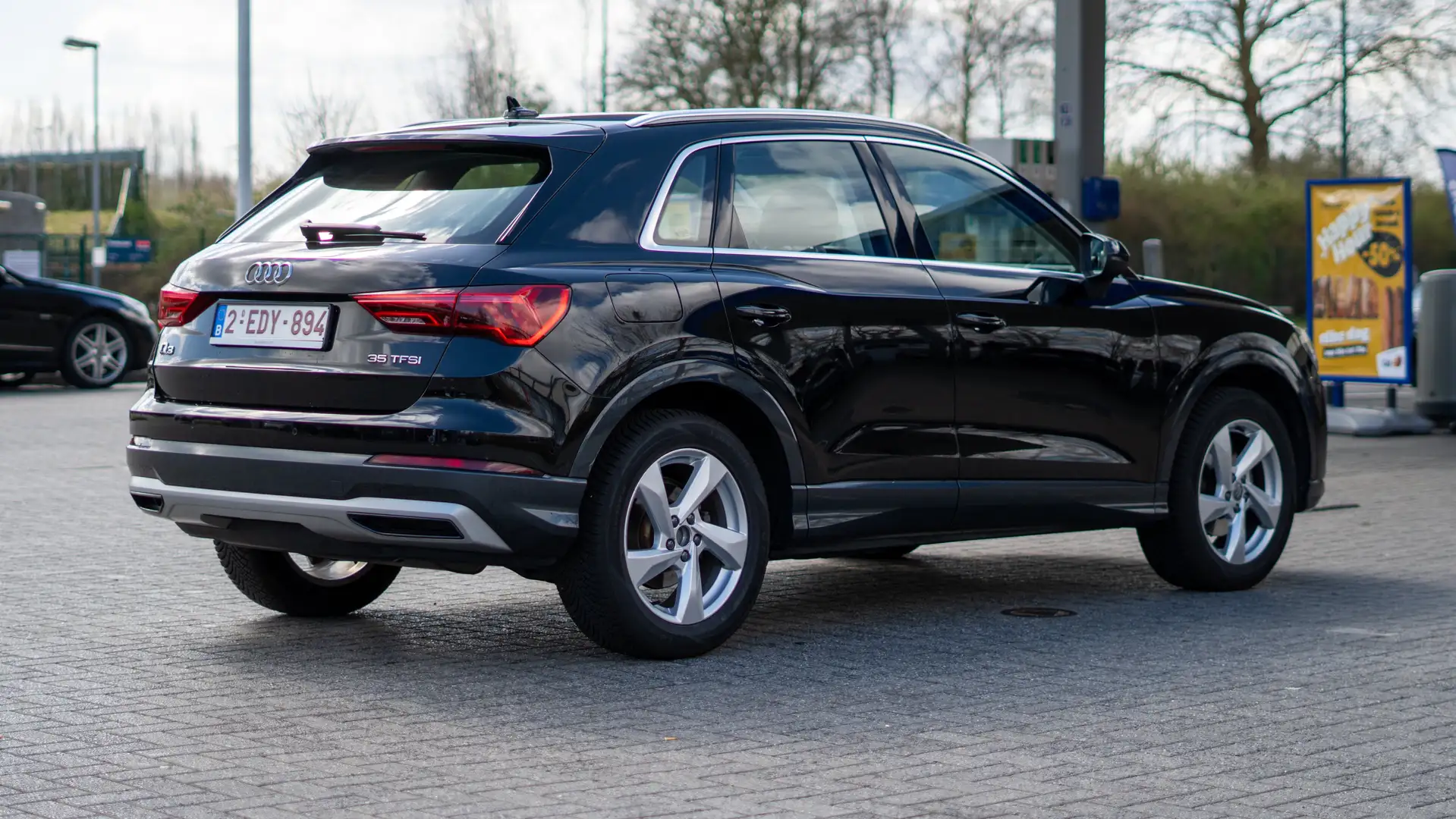 Audi Q3 Q3+35+TFSI Zwart - 1