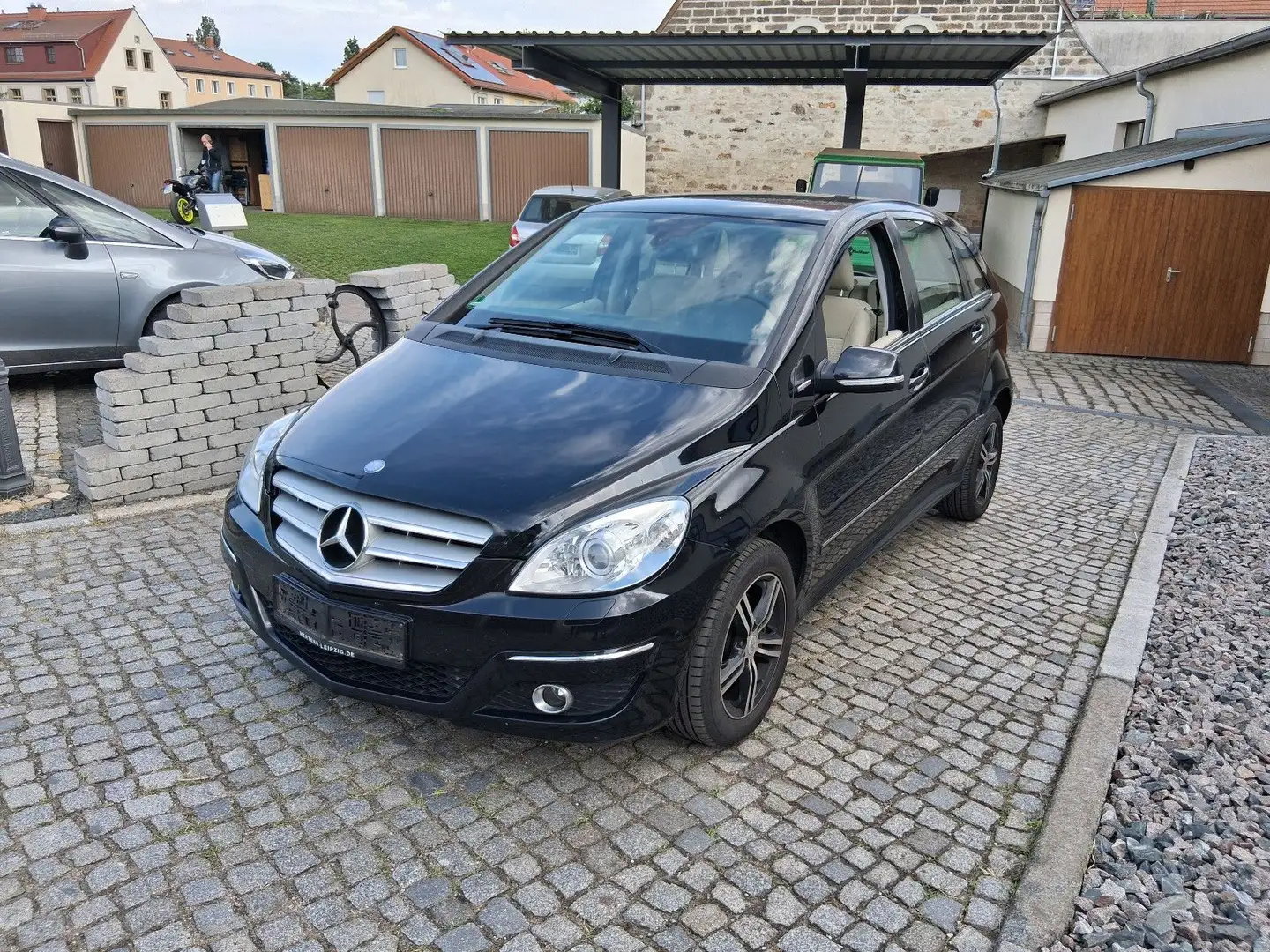 Mercedes-Benz B 170 Erdgas / Benzin Xenon Navi AHK Чорний - 1