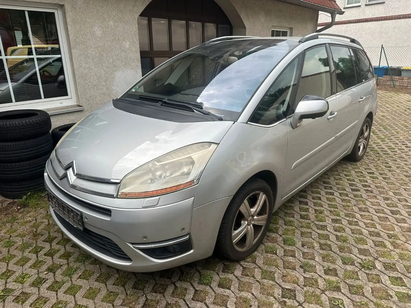 Citroen Grand C4 Picasso *7 SITZER*TÜV 09/2026*SITZHZG* Gris - 1