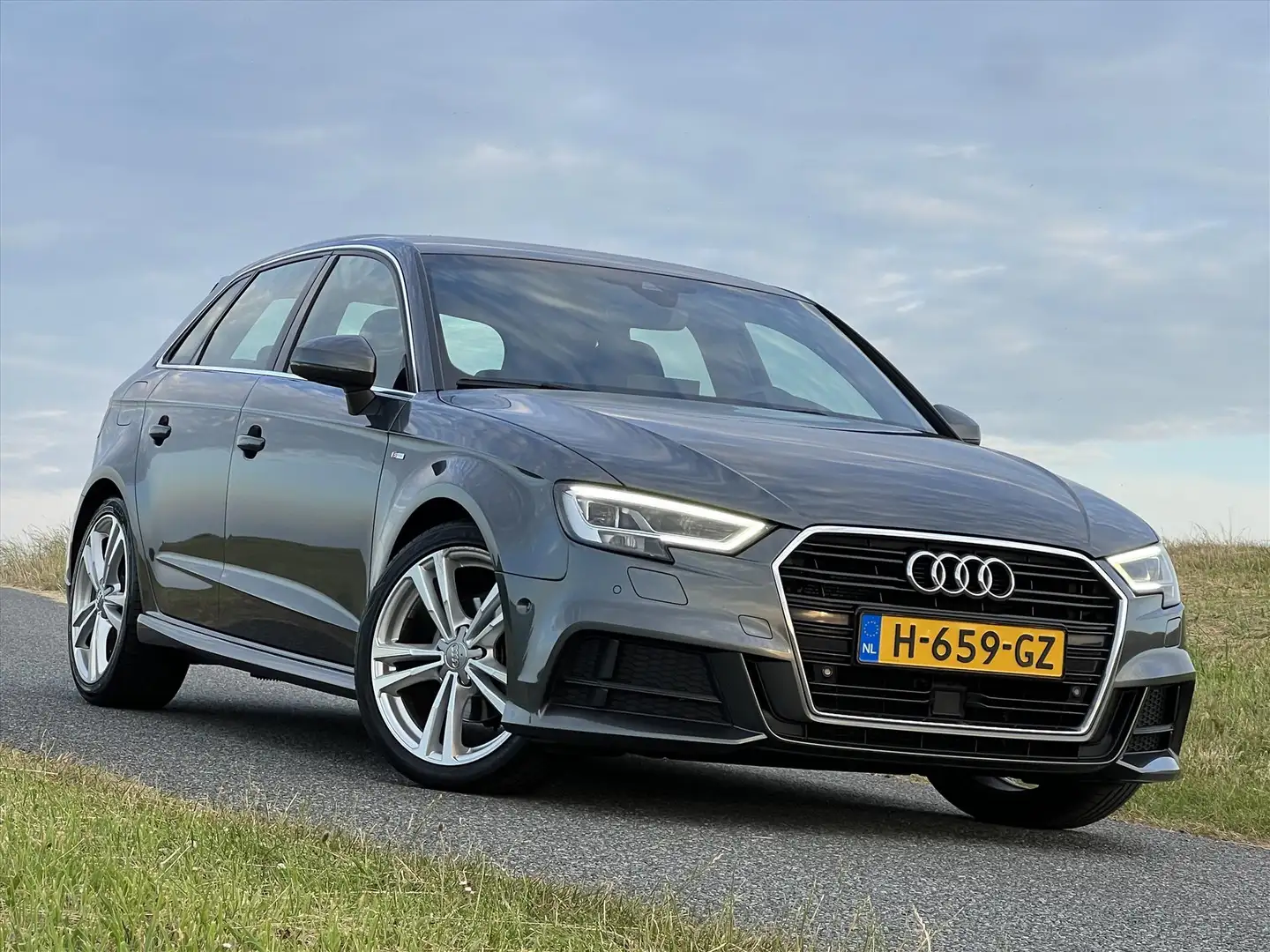 Audi A3 1.4 TFSI 150PK CoD 3x S-line / Virtual Cockpit / B Gris - 2
