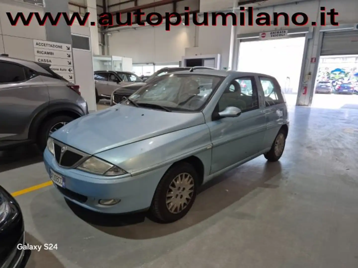 Lancia Ypsilon Y 1.2 DODO 8V Bleu - 1
