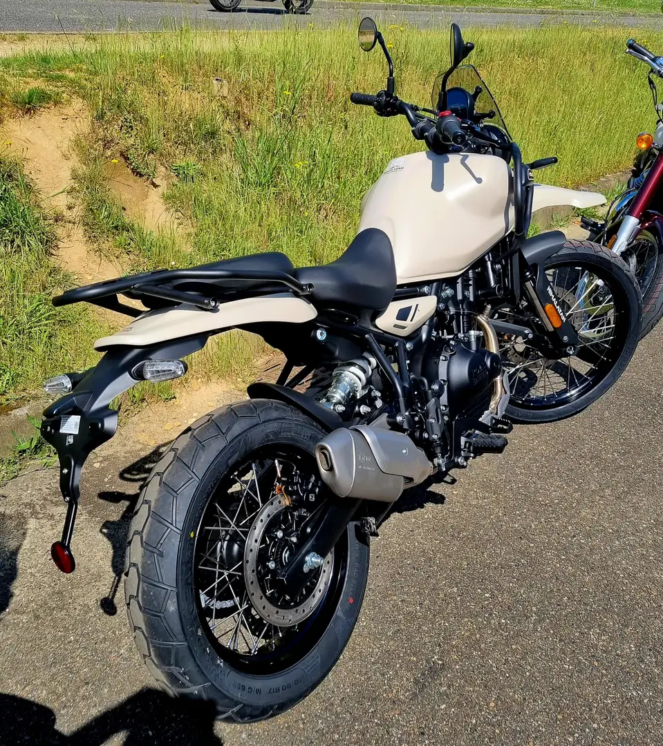 Royal Enfield Himalayan - 2