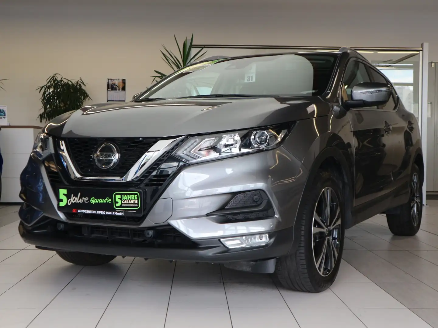Nissan Qashqai 1.3 DIG-T N-Way Panorama LM Kamera Grau - 2
