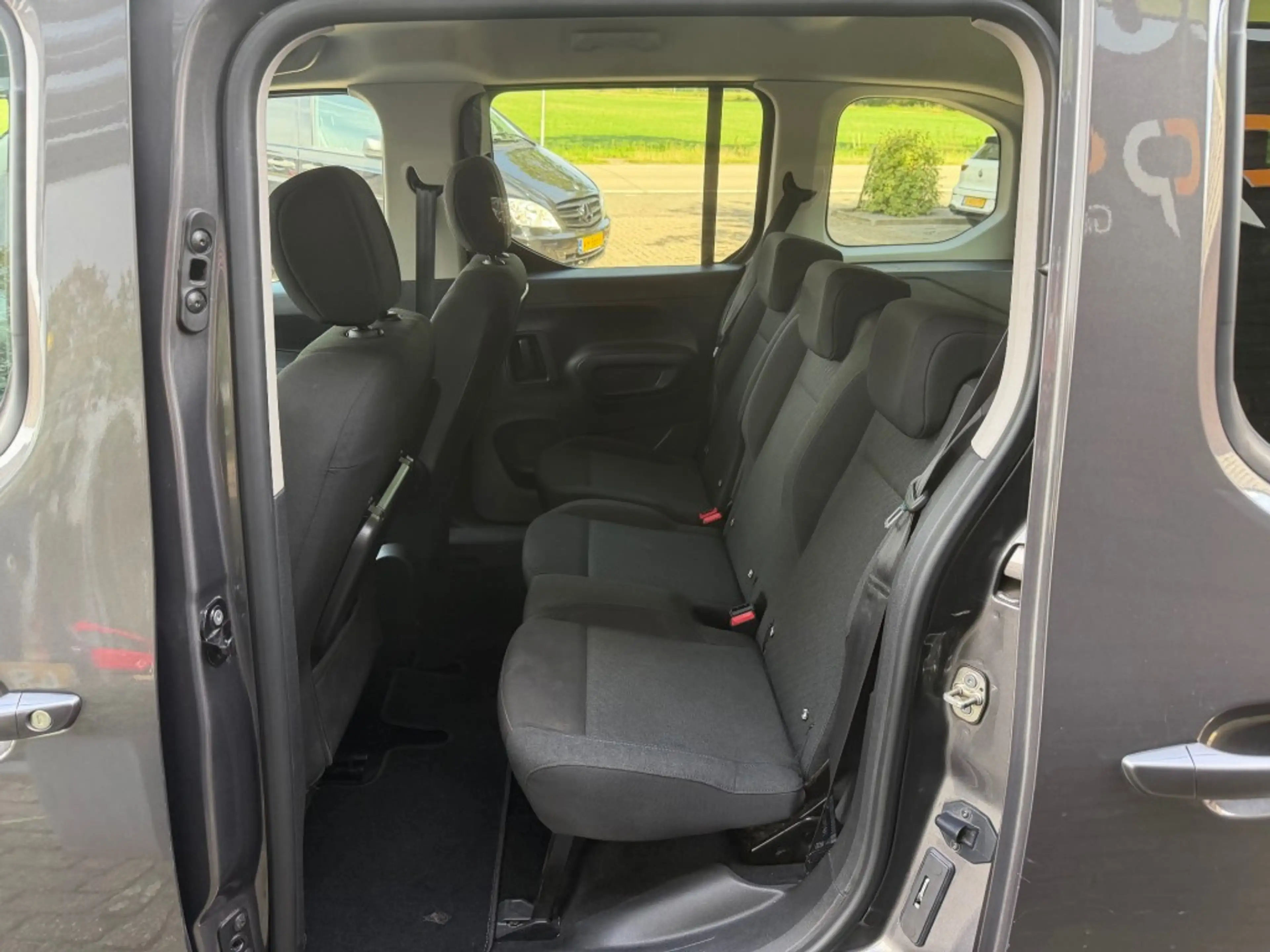 Peugeot Rifter 1.2 PURETECH ALLURE — photo 18