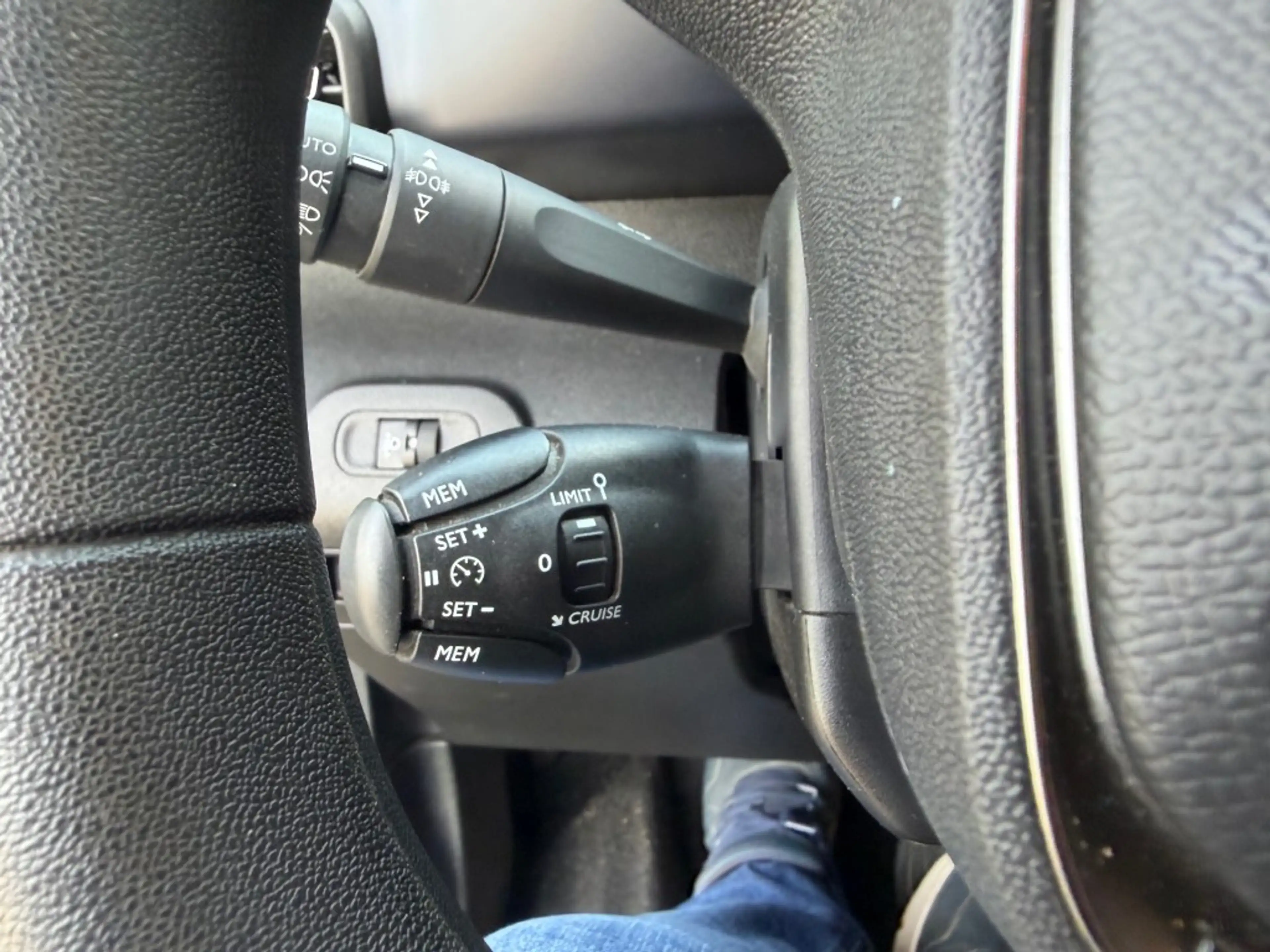 Peugeot Rifter 1.2 PURETECH ALLURE — photo 31