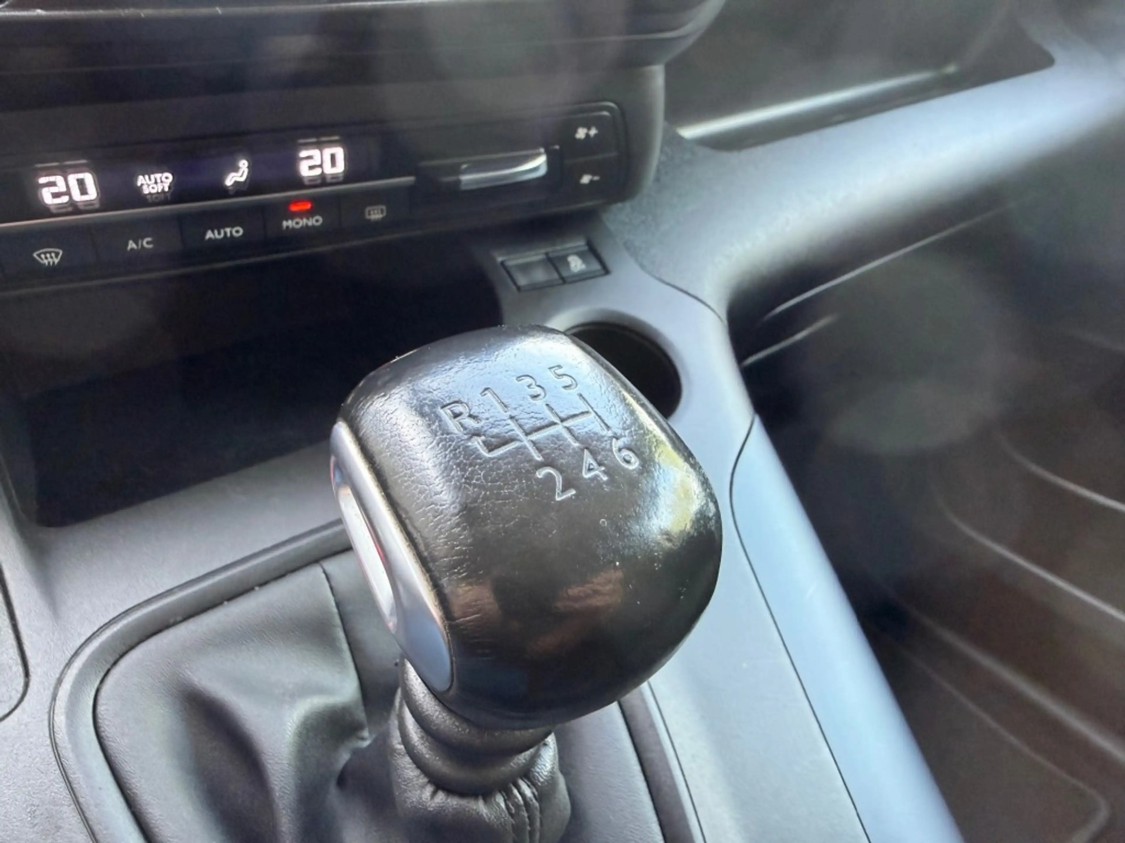Peugeot Rifter 1.2 PURETECH ALLURE — photo 29