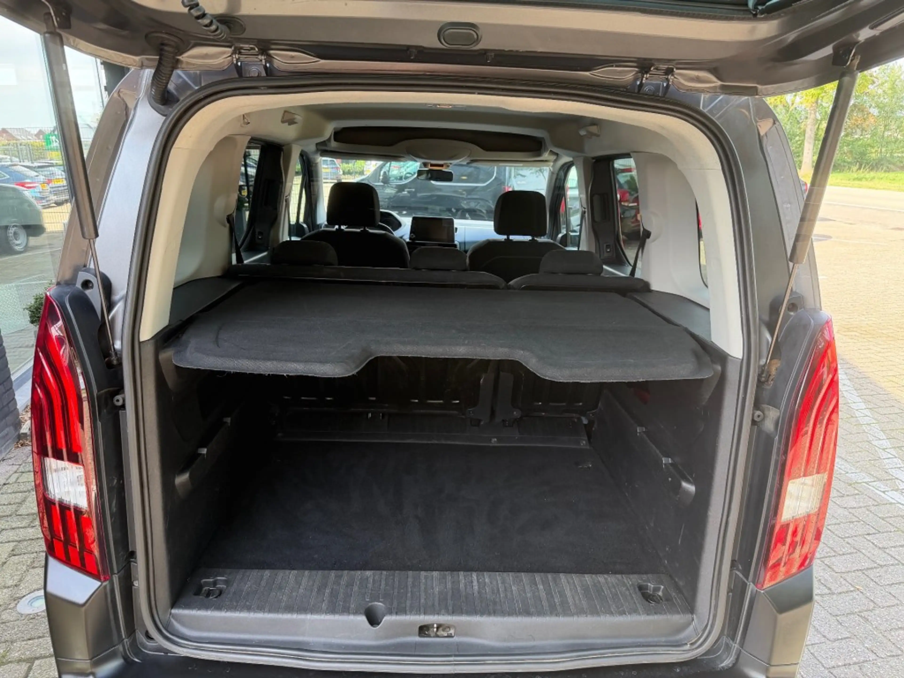 Peugeot Rifter 1.2 PURETECH ALLURE — photo 11