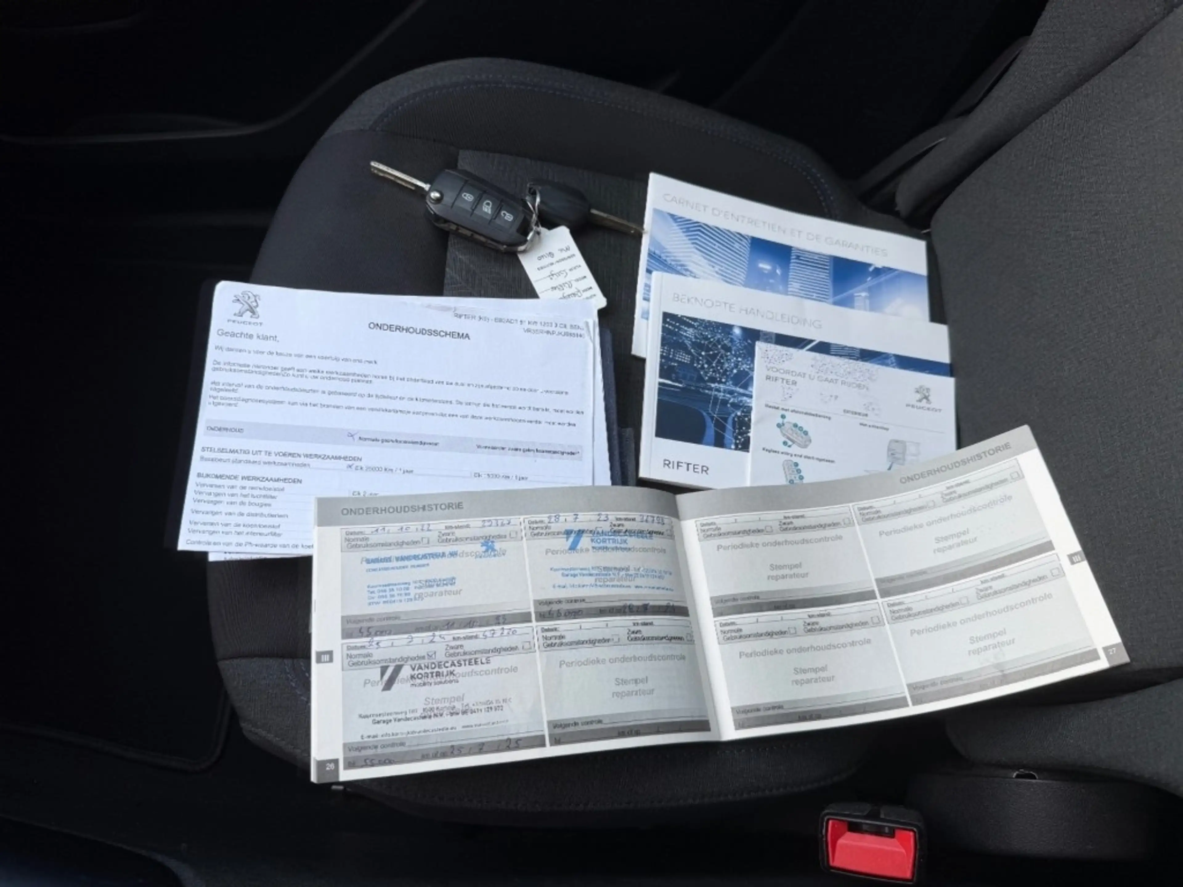 Peugeot Rifter 1.2 PURETECH ALLURE — photo 22