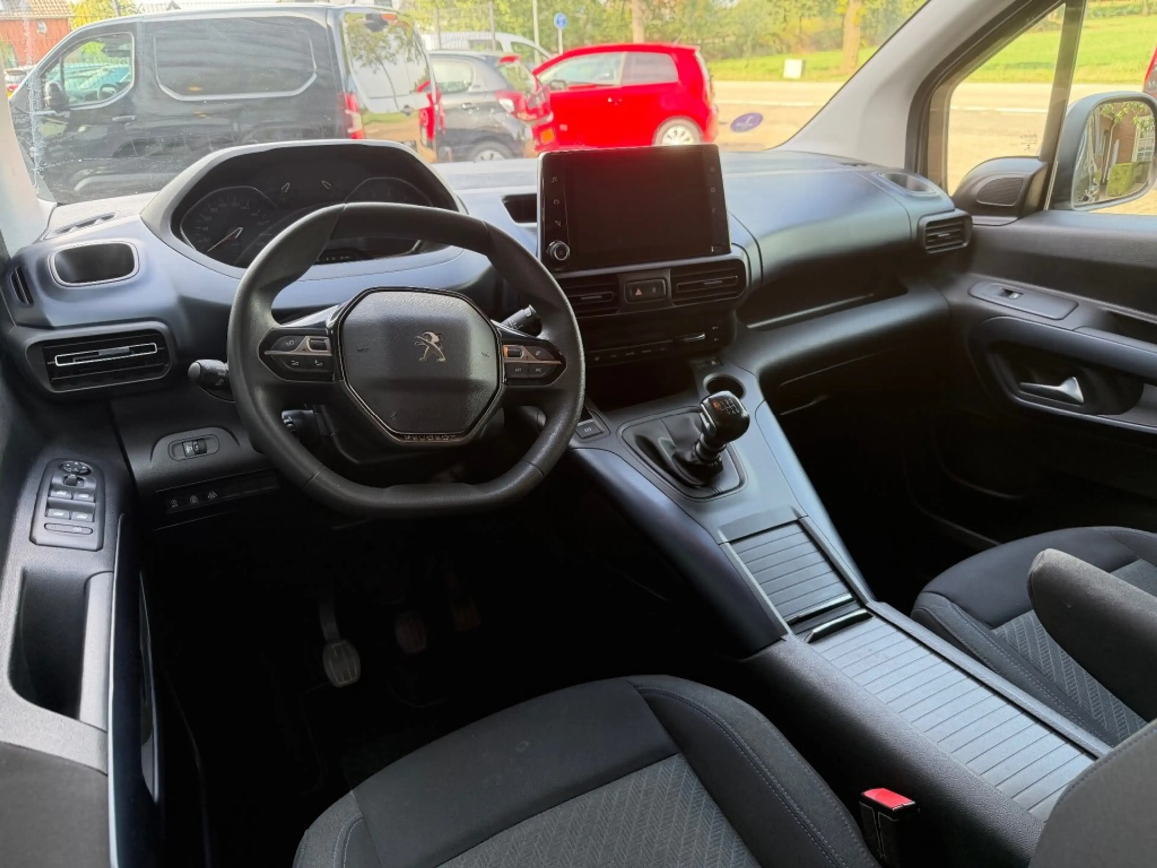 Peugeot Rifter 1.2 PURETECH ALLURE — photo 14