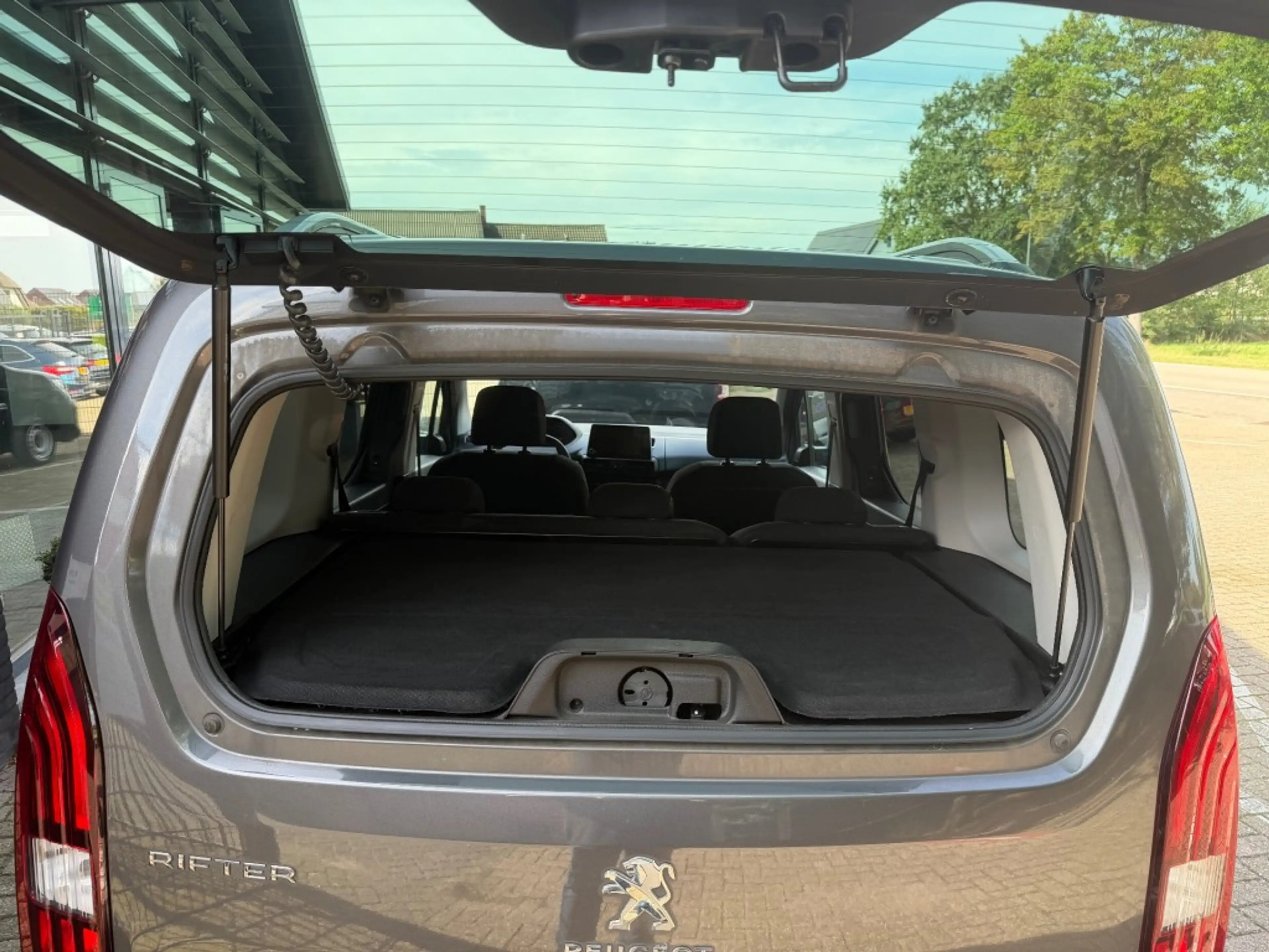 Peugeot Rifter 1.2 PURETECH ALLURE — photo 12