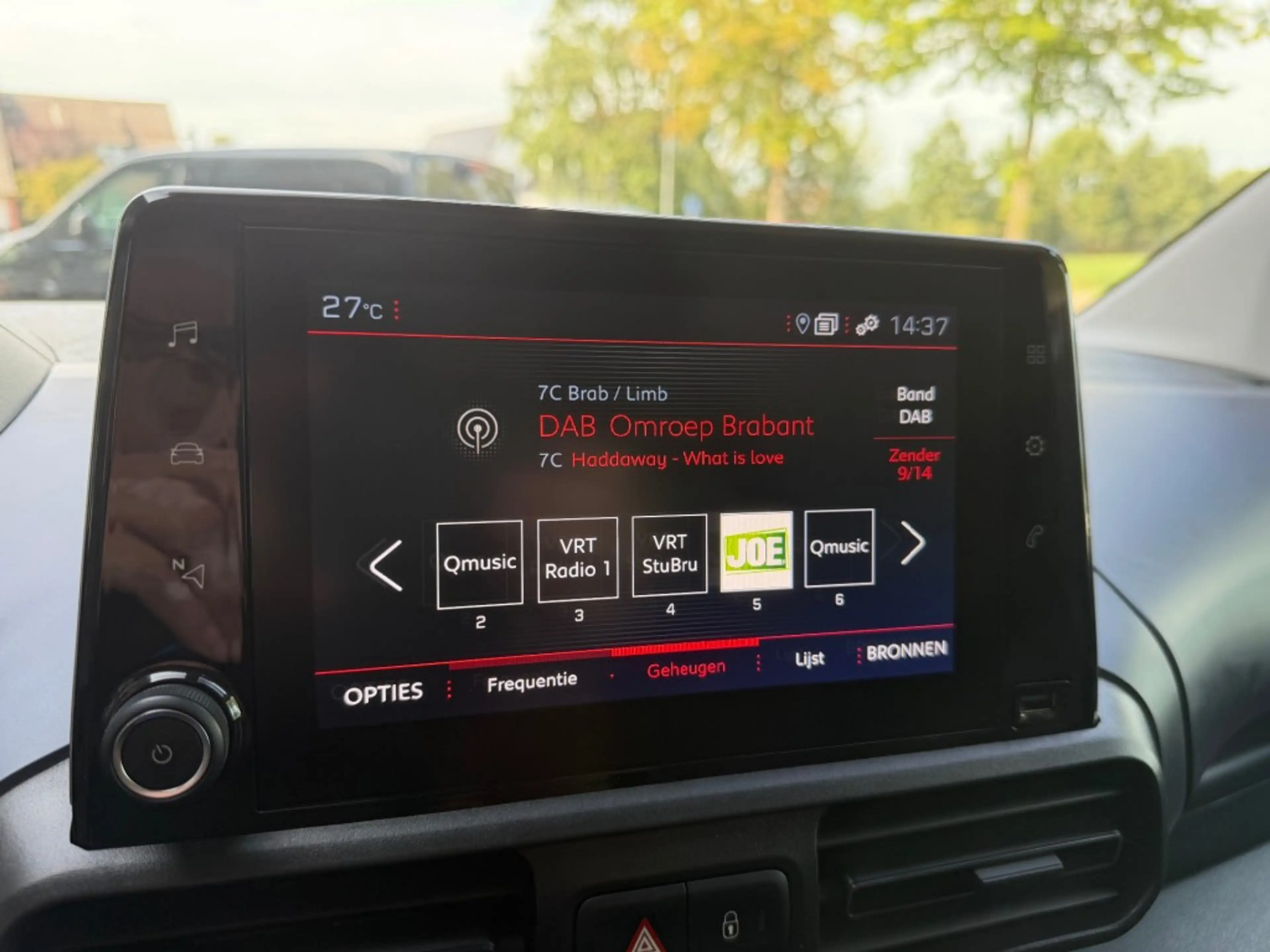 Peugeot Rifter 1.2 PURETECH ALLURE — photo 24