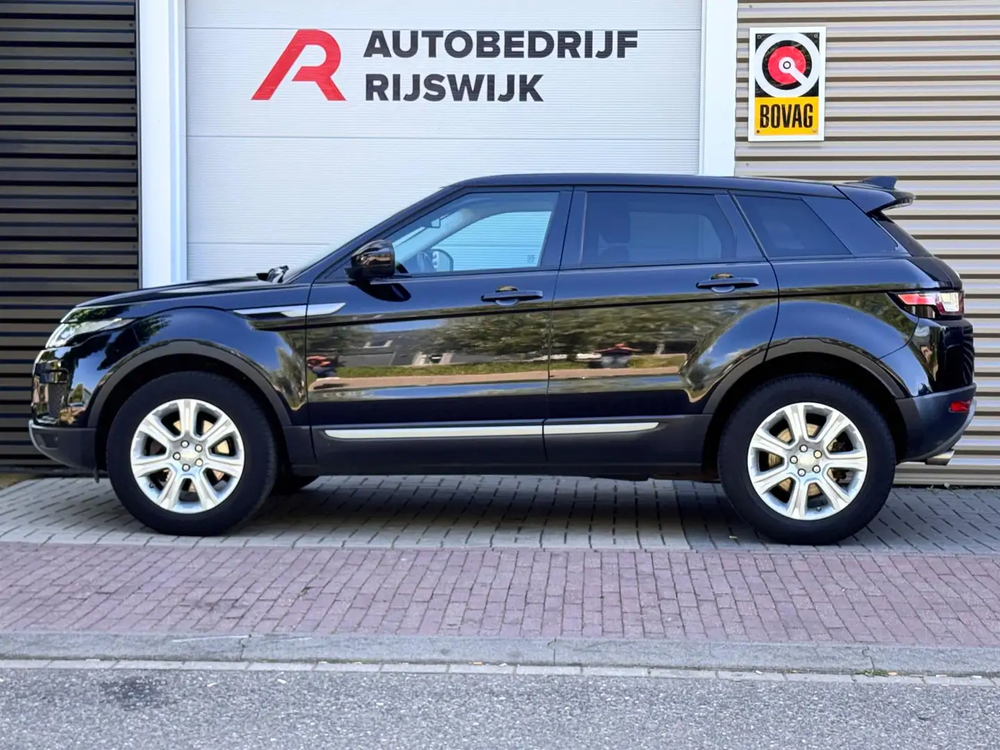 Land Rover Range Rover Evoque 2.0 Si4 Autobiography Pano/Camera Zwart - 2