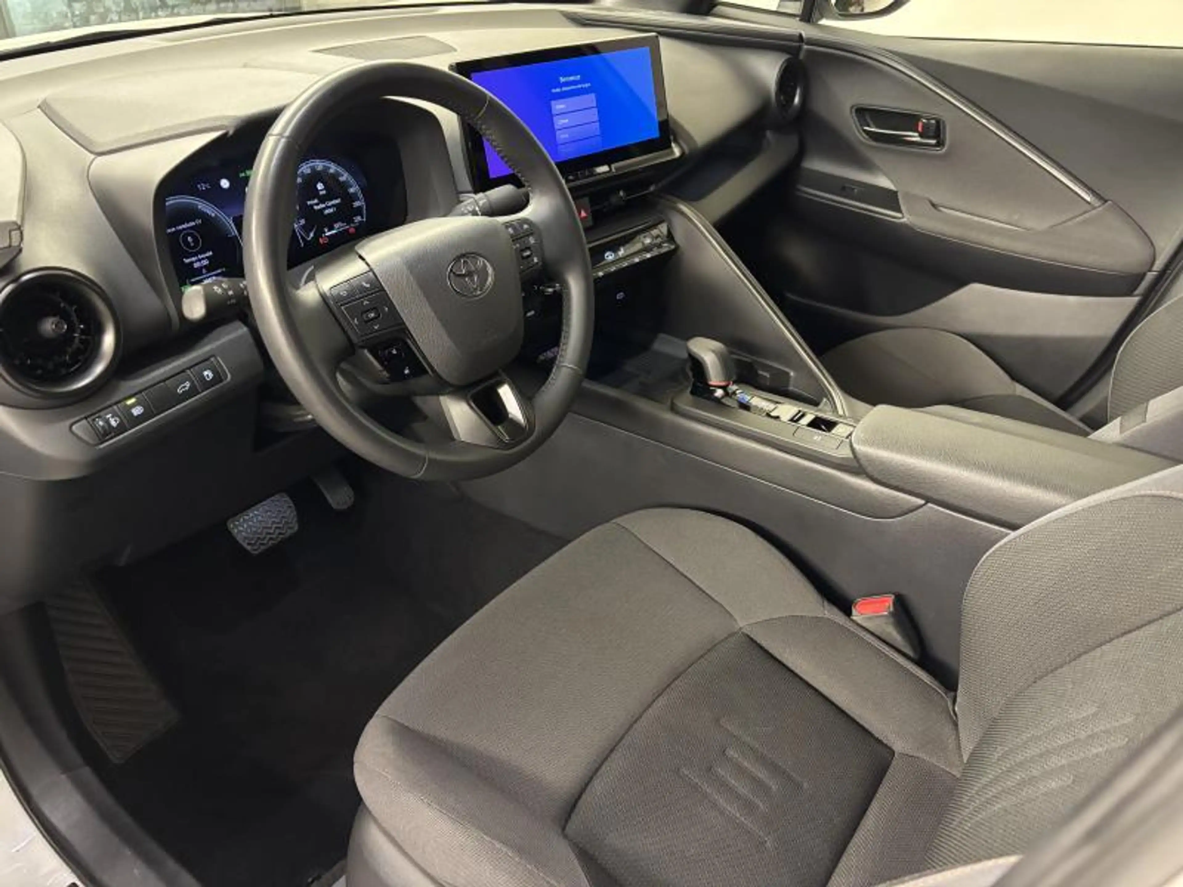 Toyota C-HR Dynamic plus + Techno Pack — photo 4