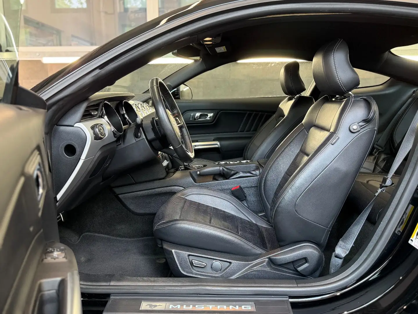 Ford Mustang Navi Leder Sitzklima+Heizung Xenon Kamer Schwarz - 2