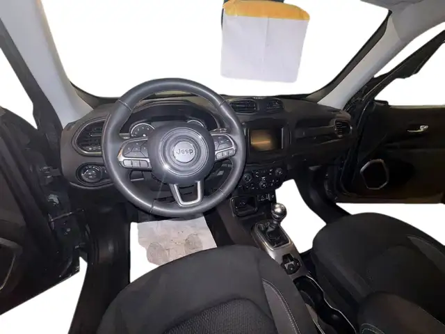 Jeep Renegade view 13