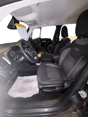 Jeep Renegade view 14