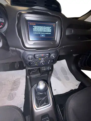 Jeep Renegade view 10