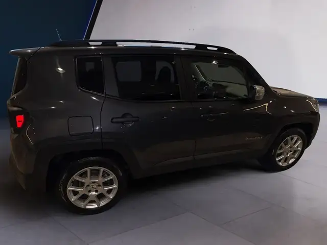 Jeep Renegade view 7