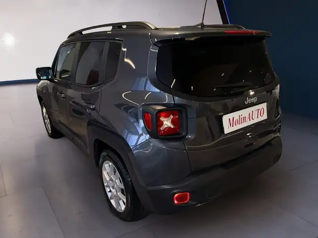 Jeep Renegade view 4