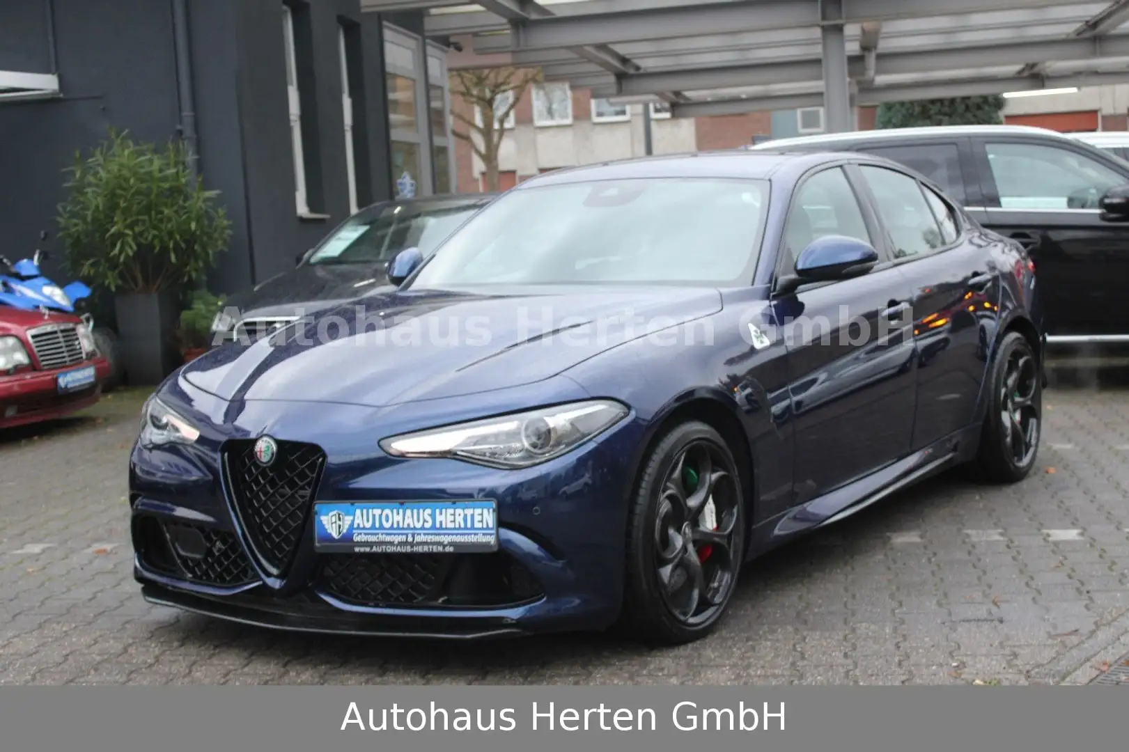 Alfa Romeo Giulia Quadrifoglio 2.9T*ACC*CARBON*10TKM*VOLL* Синий - 1