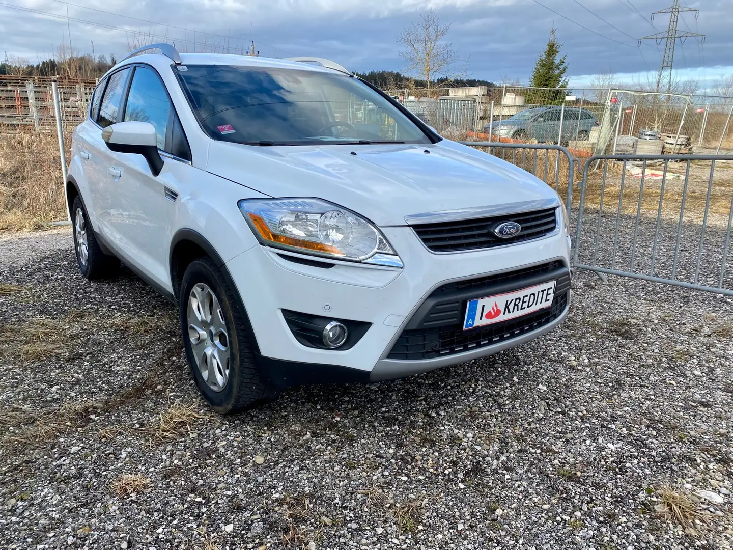 Ford Kuga 2.0 TDCi 4x4 Titanium Weiß - 1