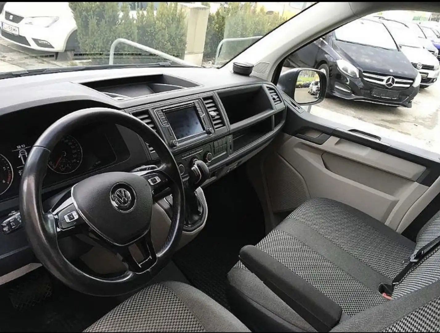 Volkswagen T6 Transporter DSG 4MOTION Lang Plus Trendline - 2