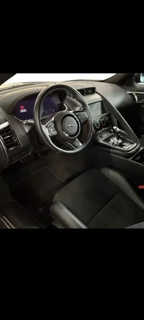 Jaguar F-Type Coupe 2.0 i4 R-Dynamic Black rwd 300cv auto - 1