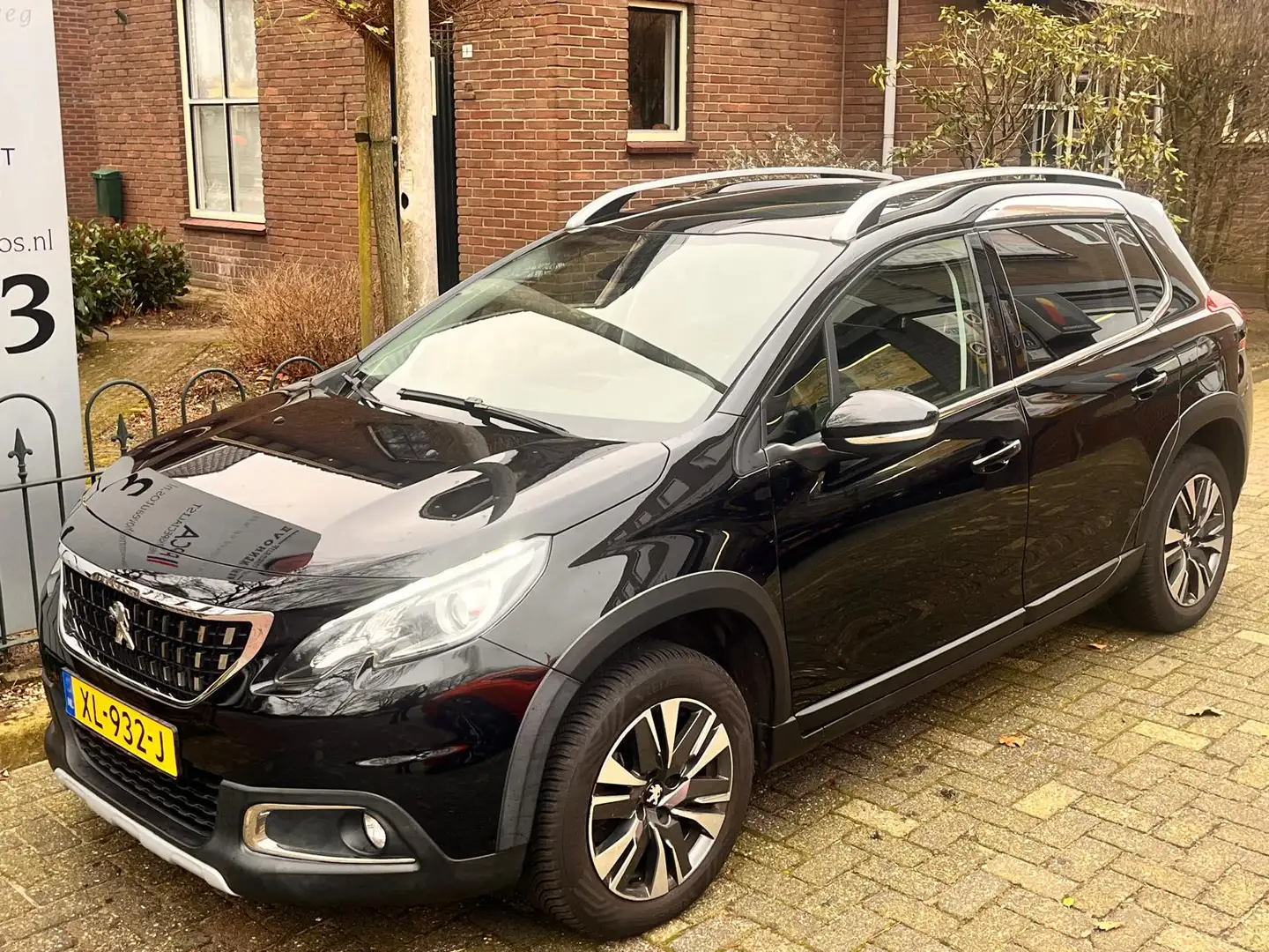 Peugeot 2008 1.2 PureTech Allure Noir - 2