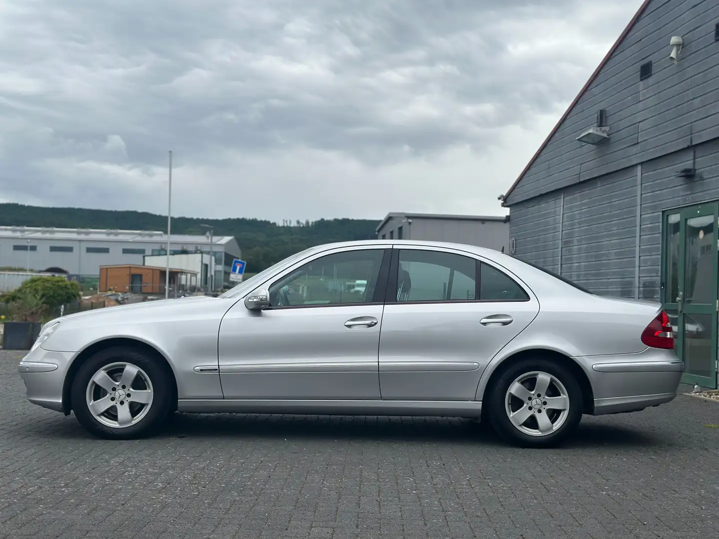 Mercedes-Benz E 240 E 240 (211.061) Grau - 2